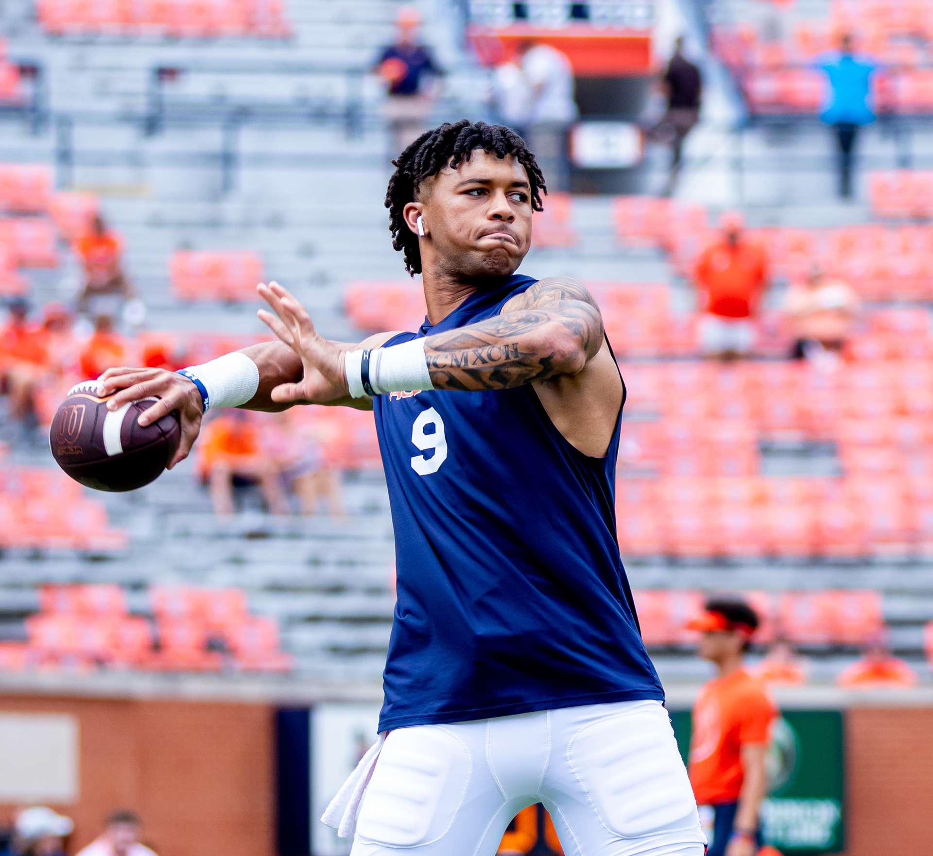 QB Robby Ashford