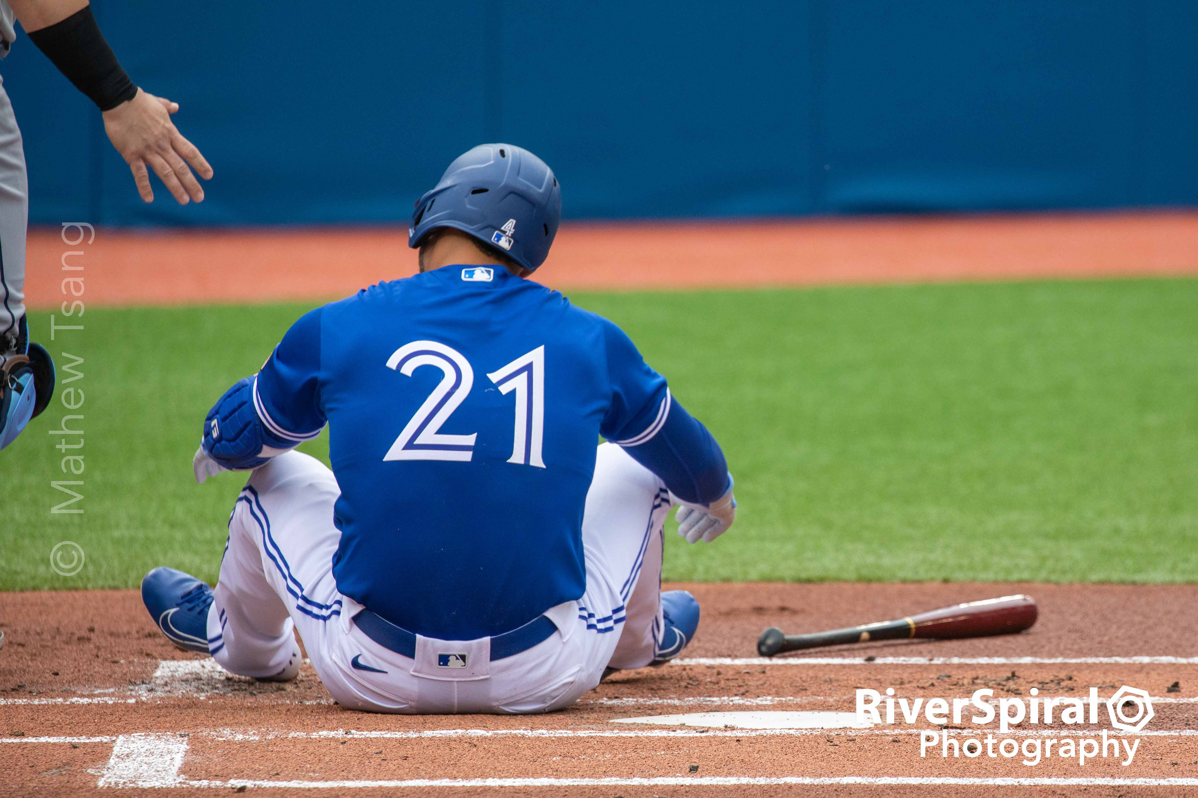 George Springer falls down on Roberto Clemente Day.