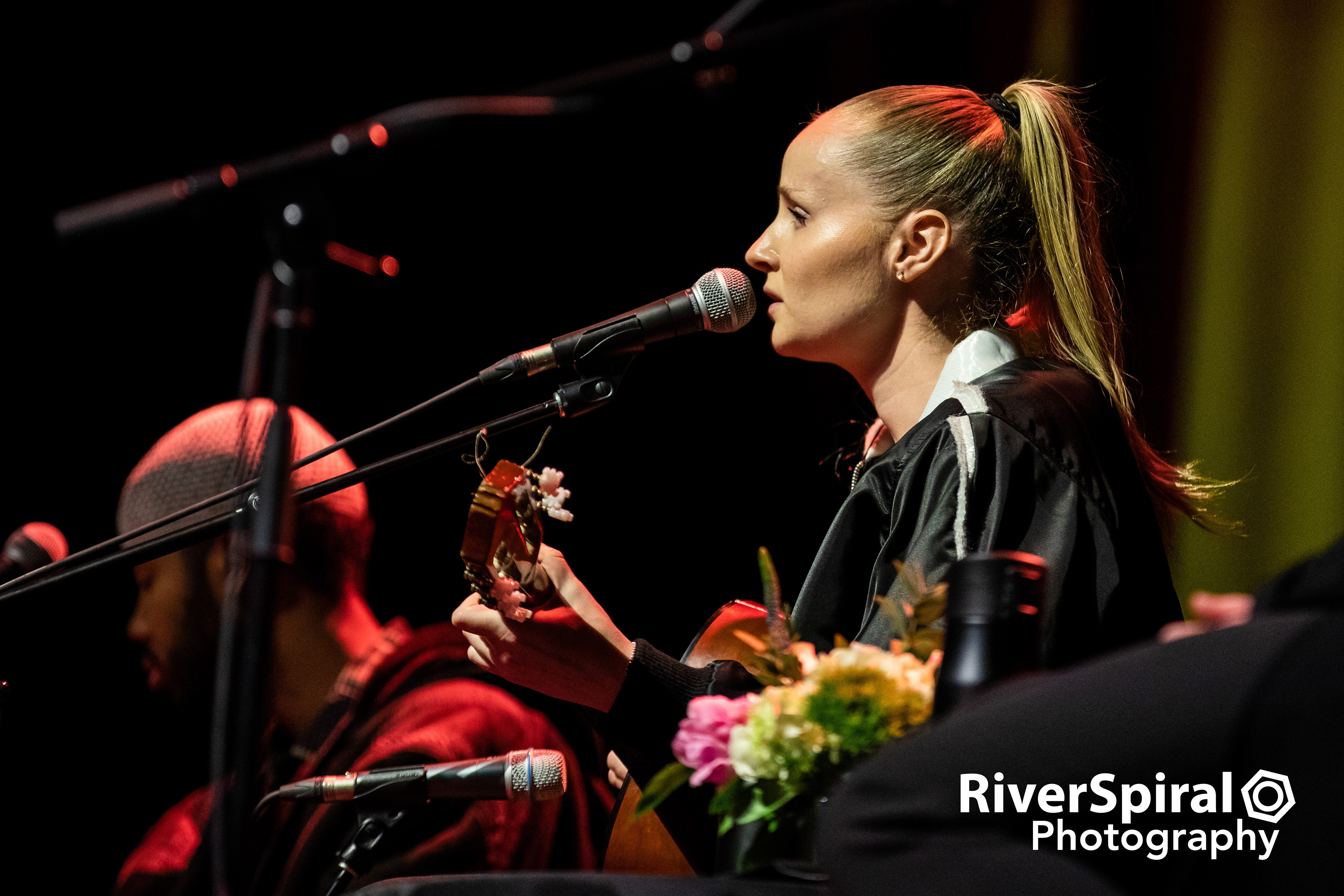 Charlotte Day Wilson at the 2022 Juno Songwriters' Circle.