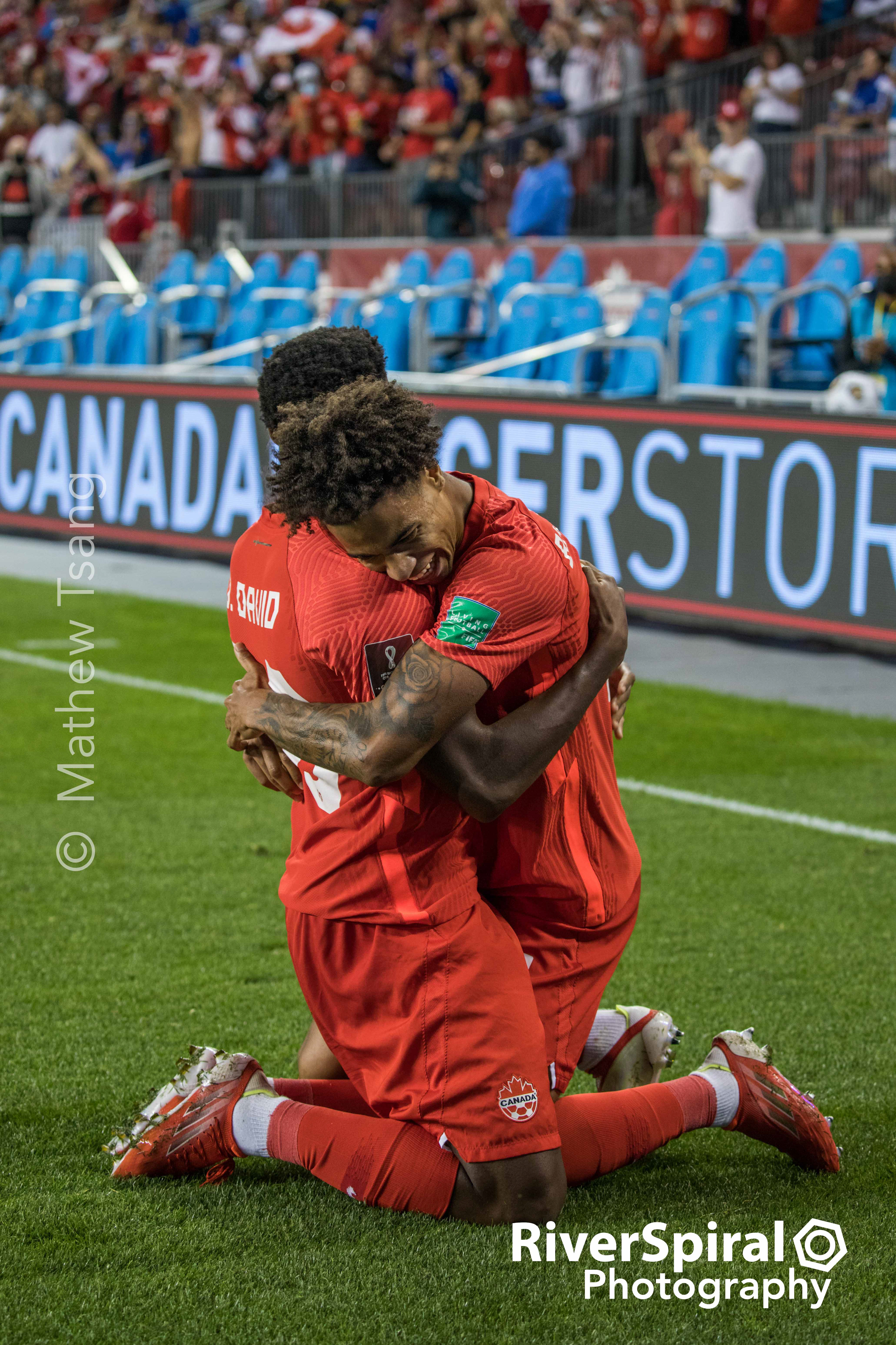 Tajon Buchanan (11) & Jonathan David (20).