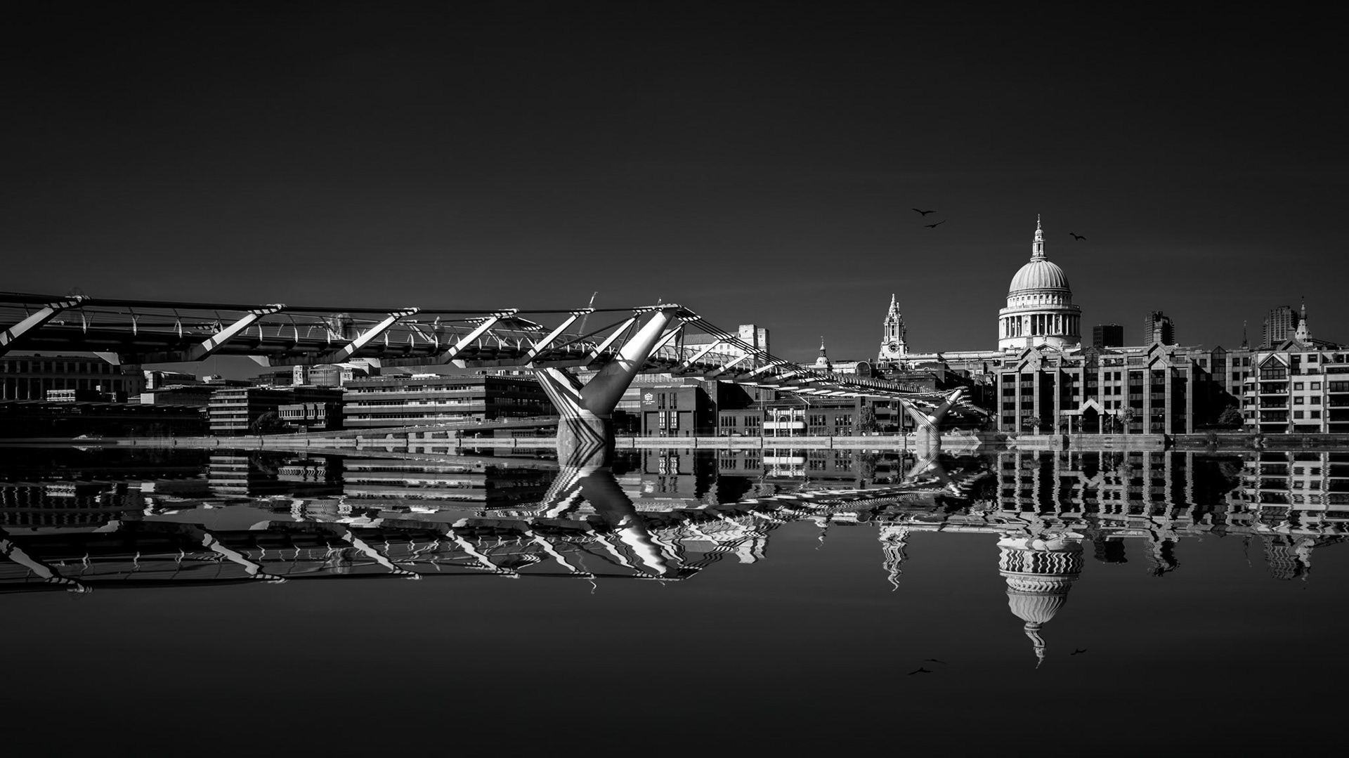 Millenium Bridge towards St Pauls