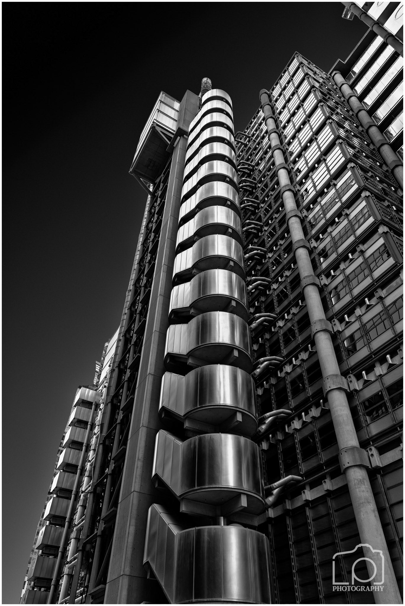 Llyods of London - 5901