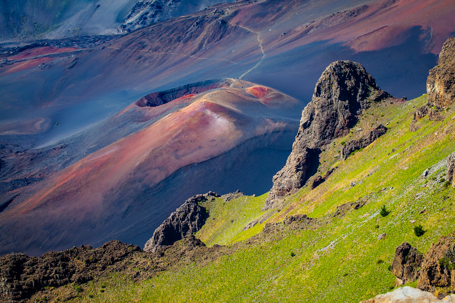 Levé du Soleil au sommet du volcan Haleakalā | Sunrize on top of Haleakalā volcano