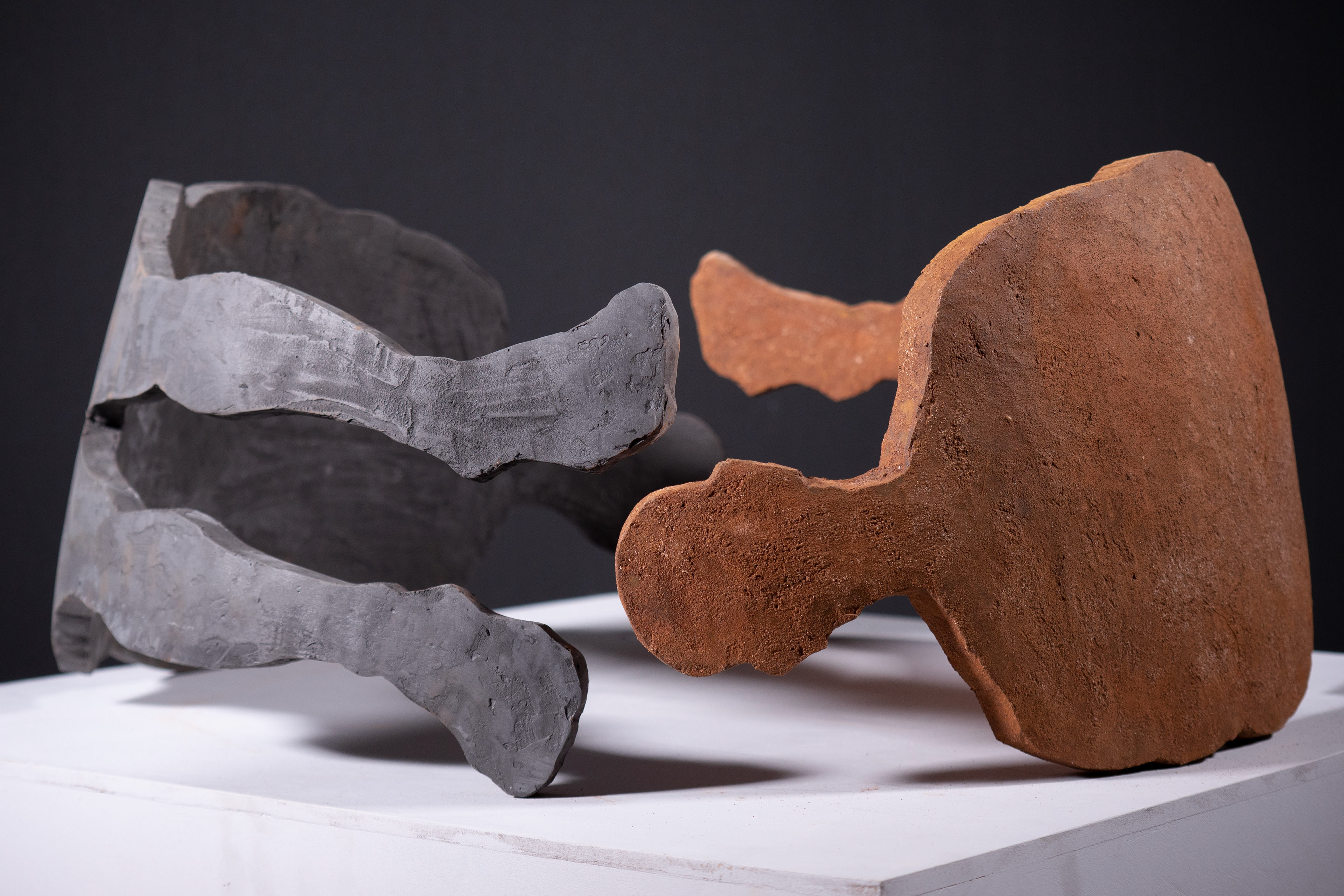 "Le mur de quelqu'un d'autre" 2017 resin. 40 x 80 x 80 cm.