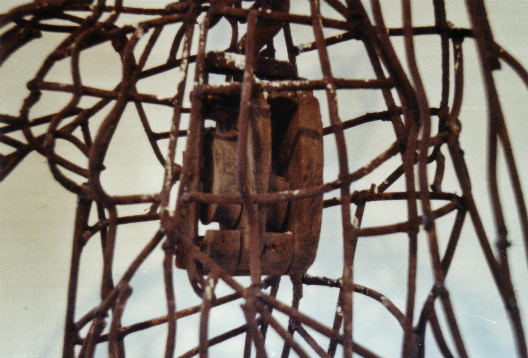 "La construccion del cuerpo" 1997. metal , wood. natural size.