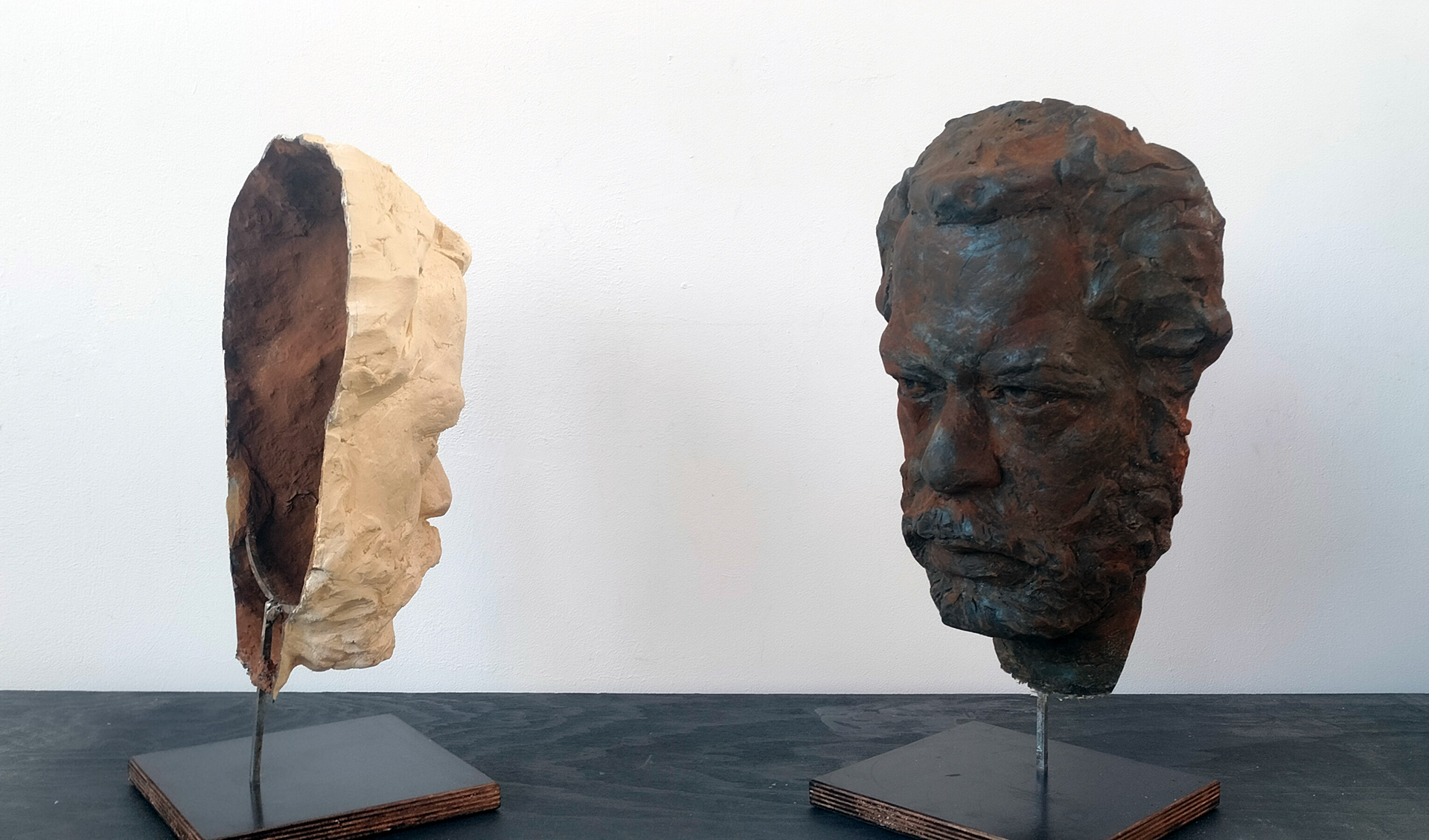 "Mask y comentaires". 2021. natural size.resine de polyester