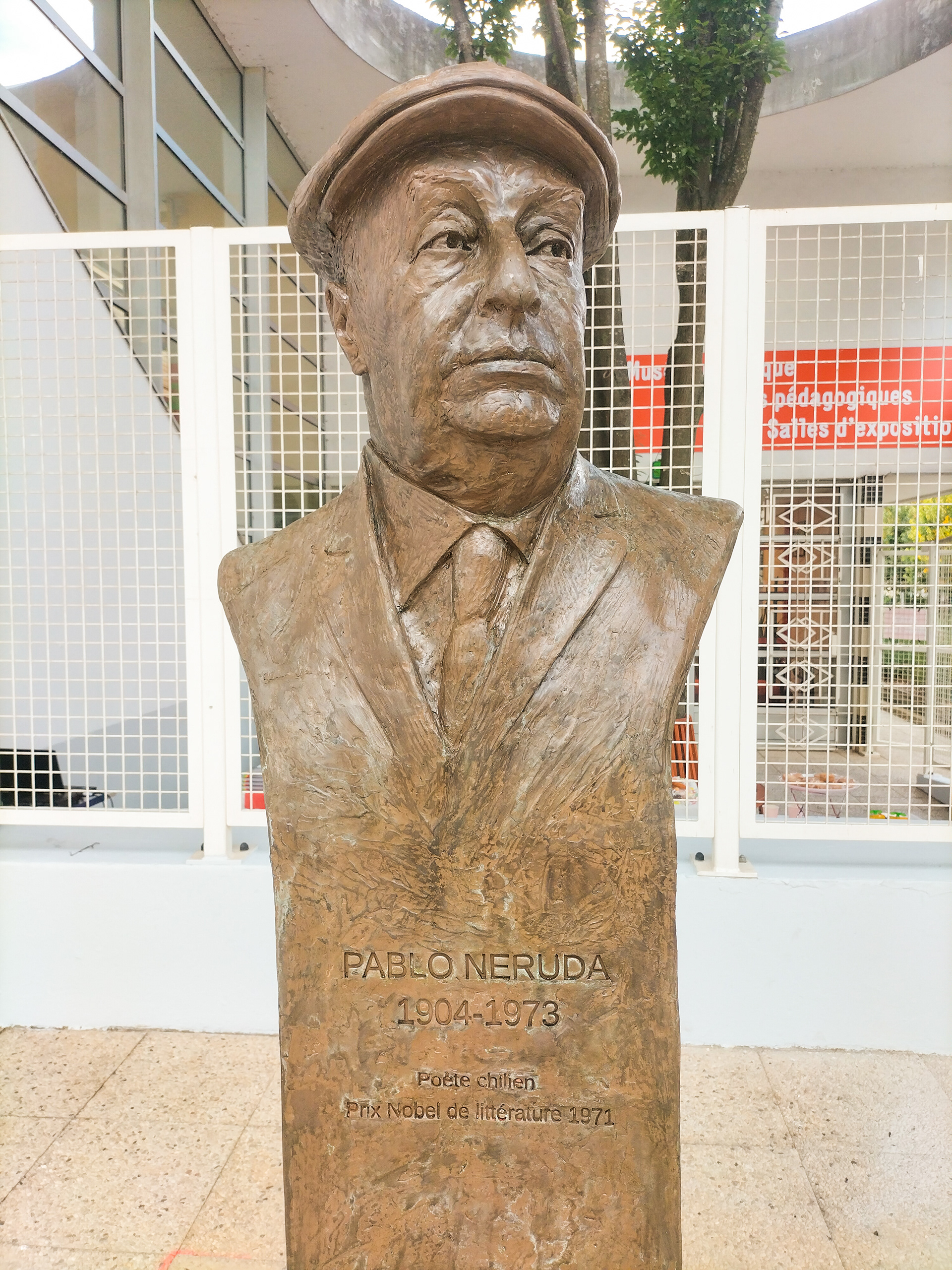 Pablo Neruda. 2024. Micro-Folie Champs-sur-Marne. resine polyester