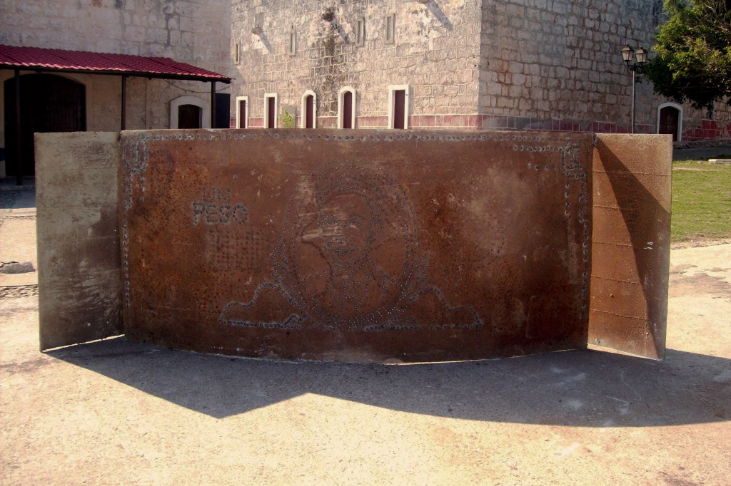 "Dualité" 2012.  arc welding in metal.  300 x 150 x 150 cm.