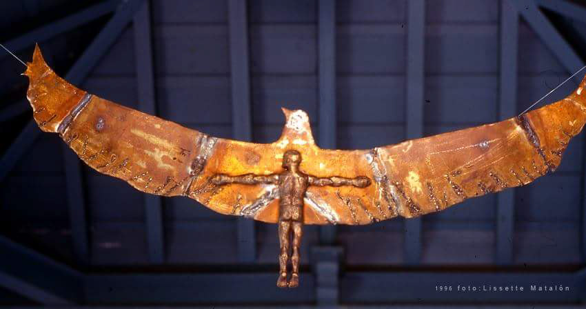 "Volar a lo profundo" 1996. wood, metal . 30 x 100 x 10 cm.