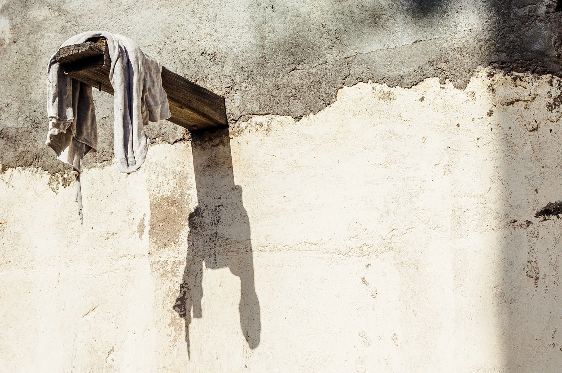 500px Photo ID: 78844243 - Old Wall Old Beam and Old Cloth in Old Muscat, Oman