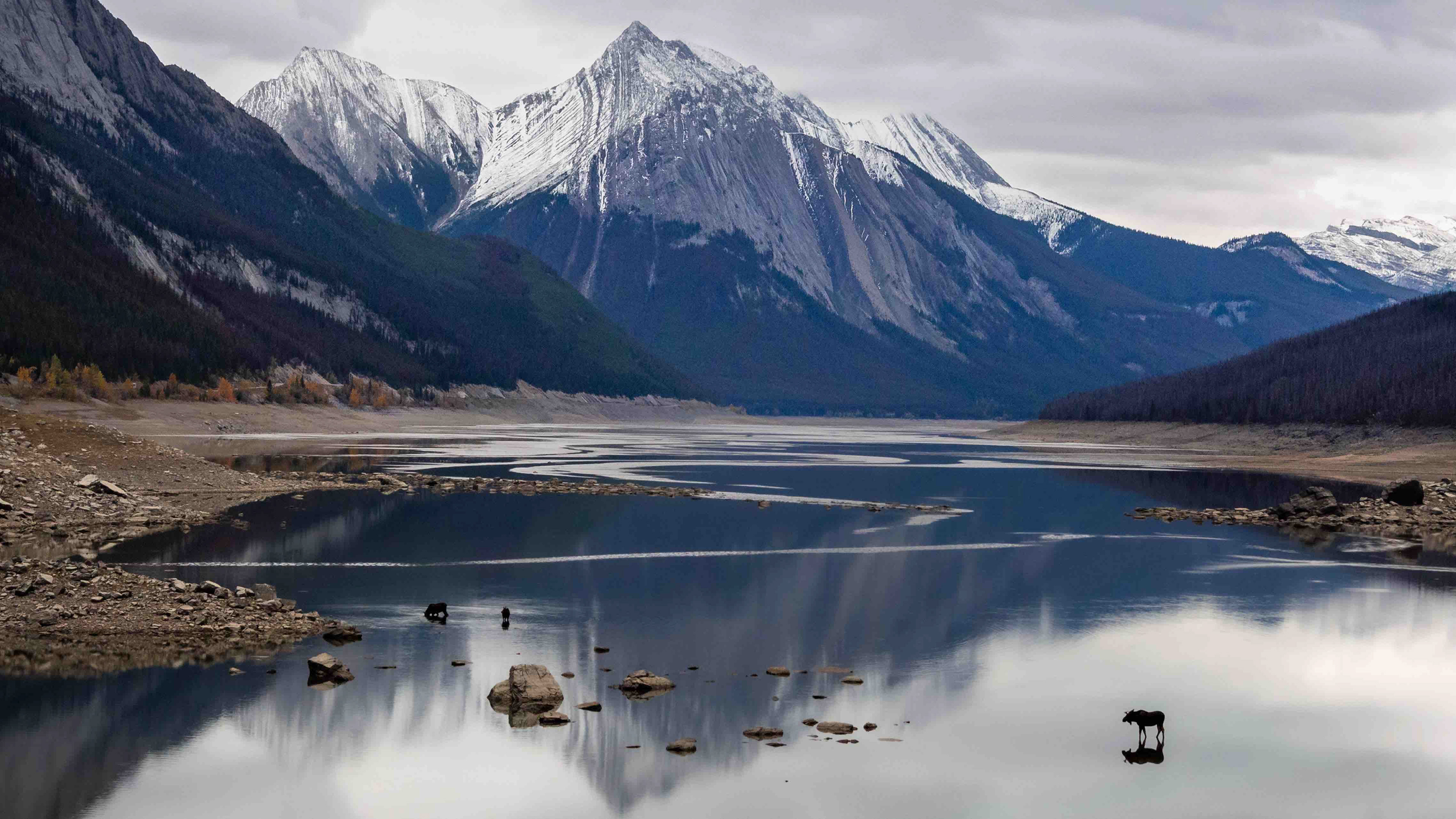 Medicine Lake, Canada