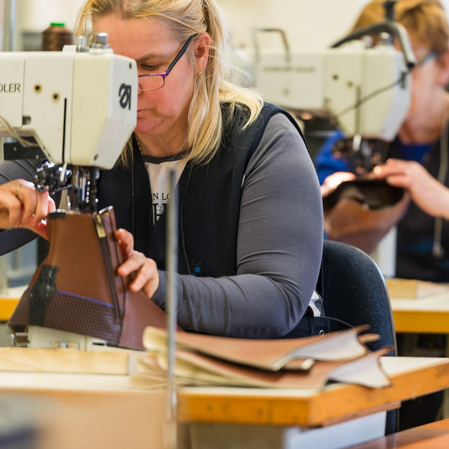 Stikwerk Van Bommel schoenen.