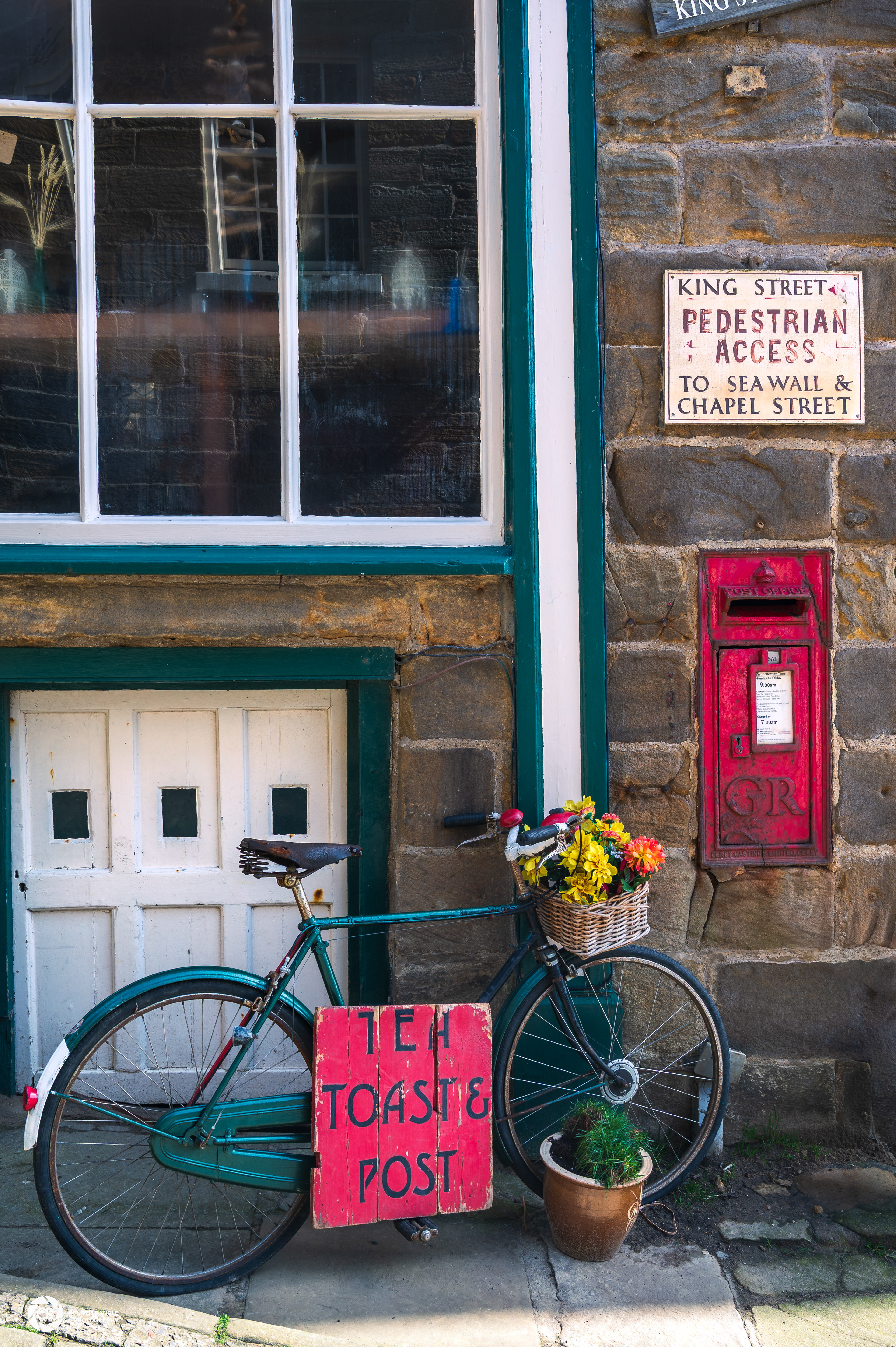 Robins Hood Bay