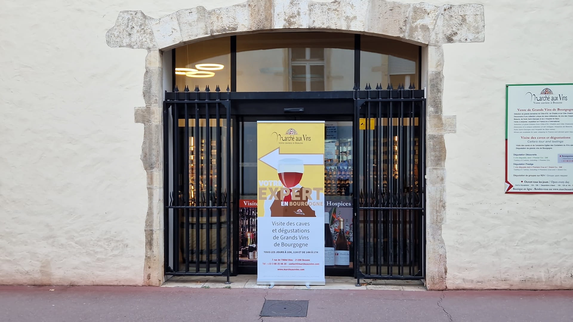 Devanture côté rue