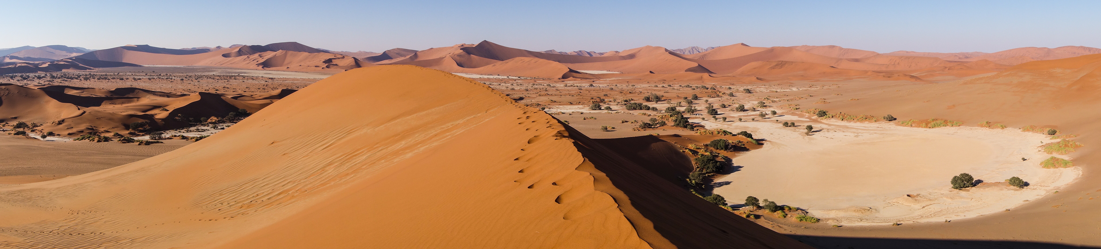 Looking across to Dead Vlei and Big Daddy from Sossusvlei and Big MamaCla