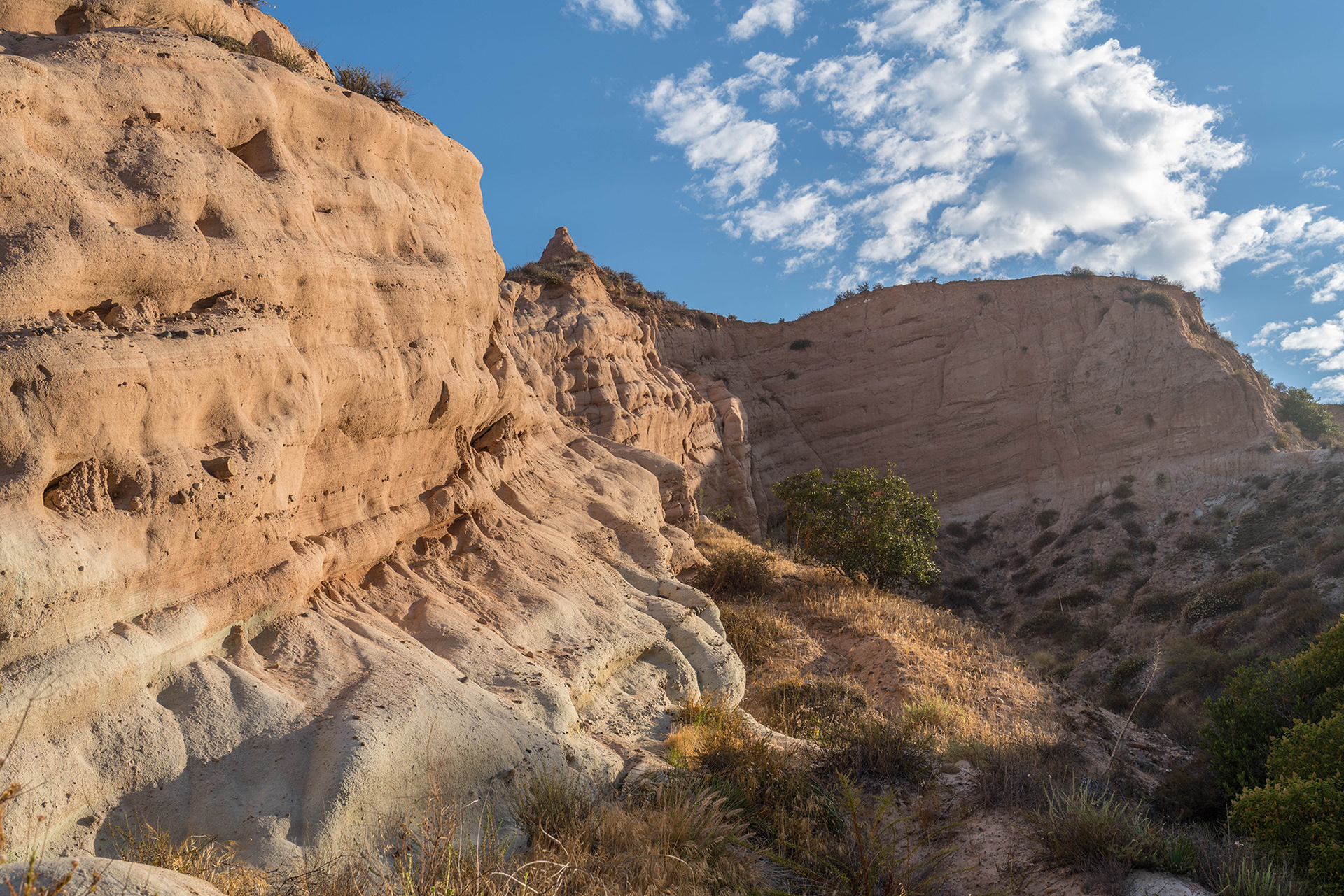 California landscape of the colourful red rock formations