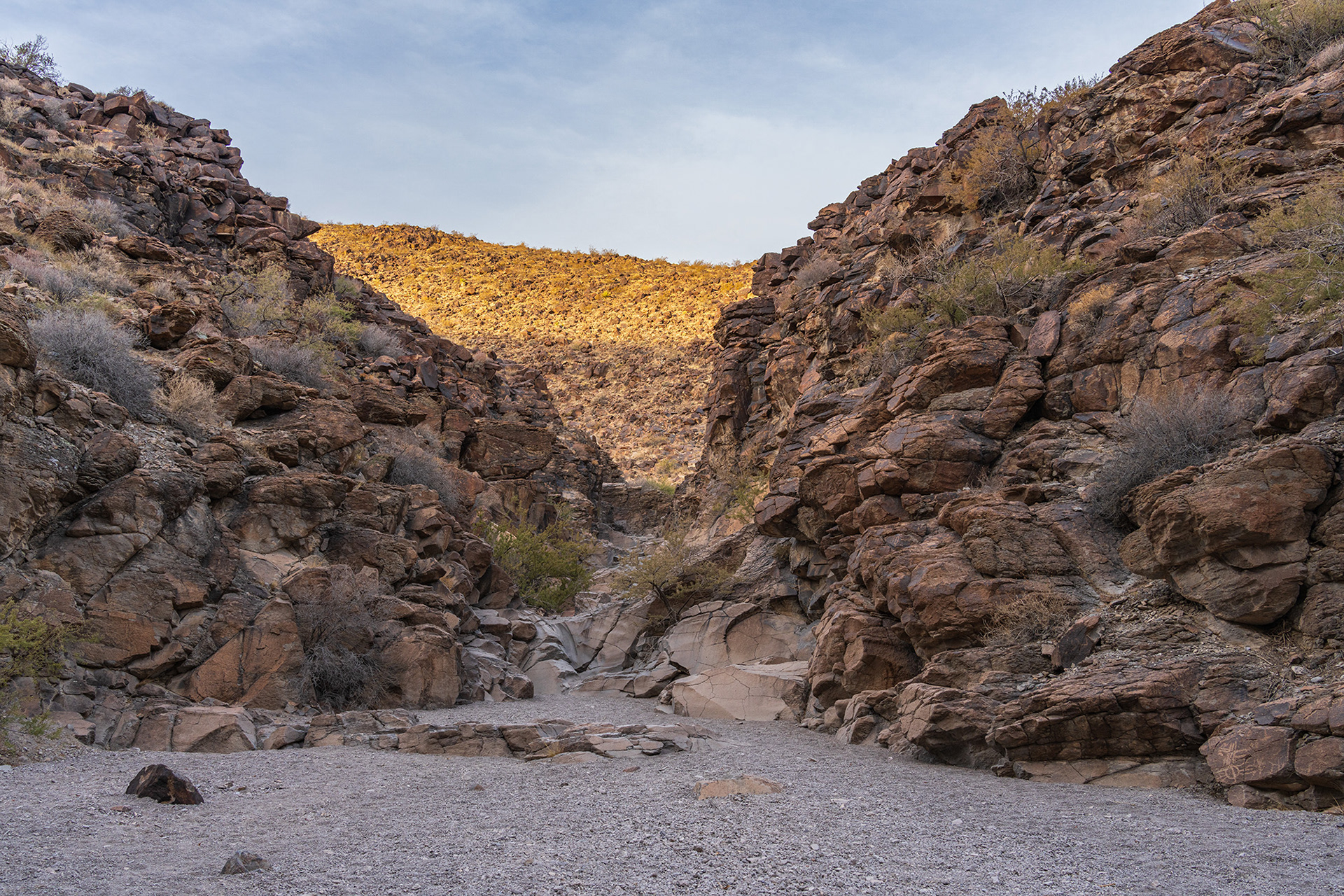 Rocky canyon landscape image as the trail enters the canyon and encounters the first of several dry falls