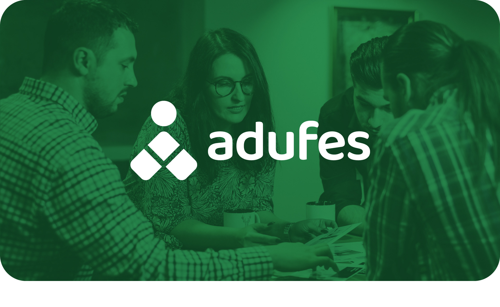 Logotipo da Adufes aplicado em fundo colorido