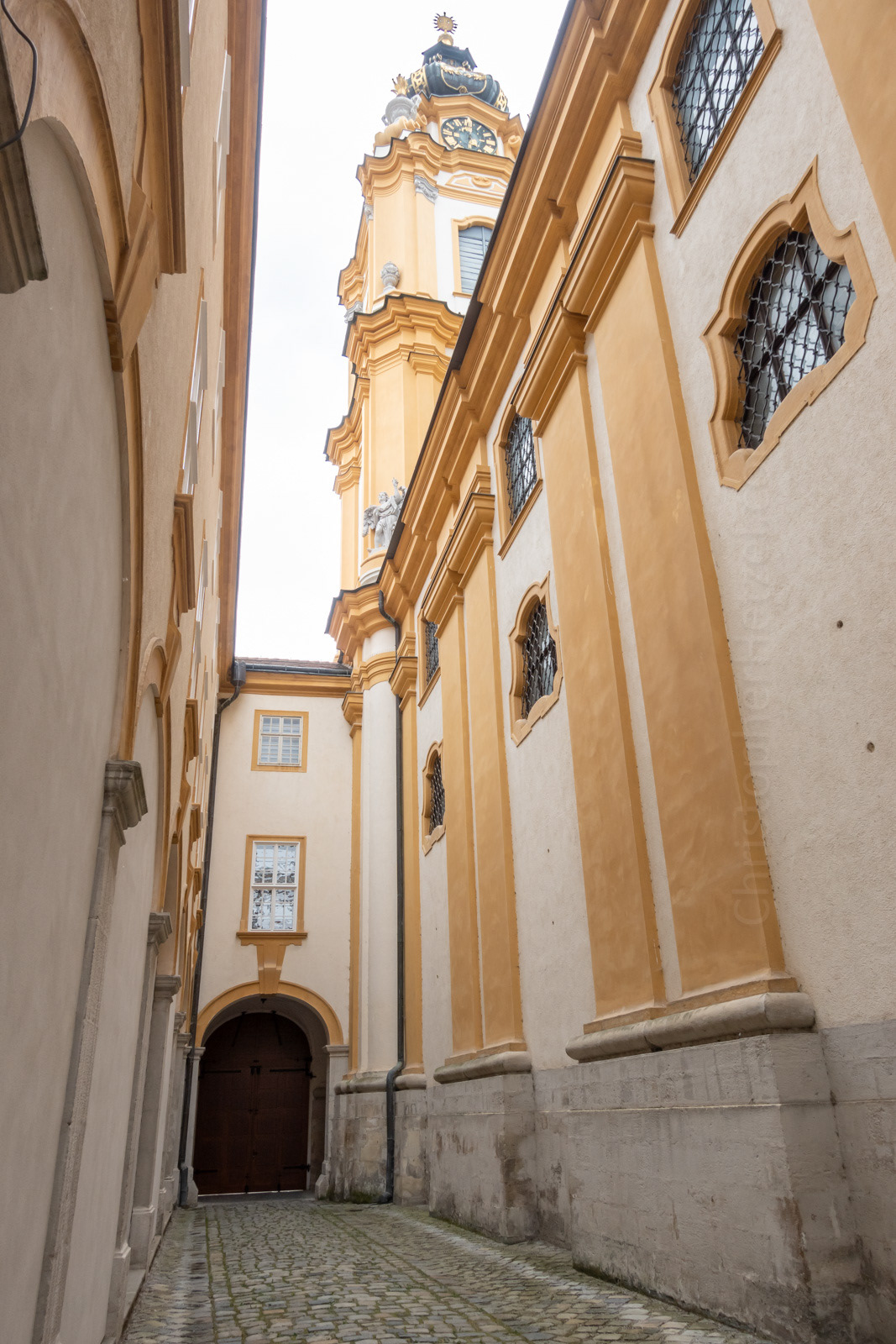 The space between the church and the Imperial apartments.