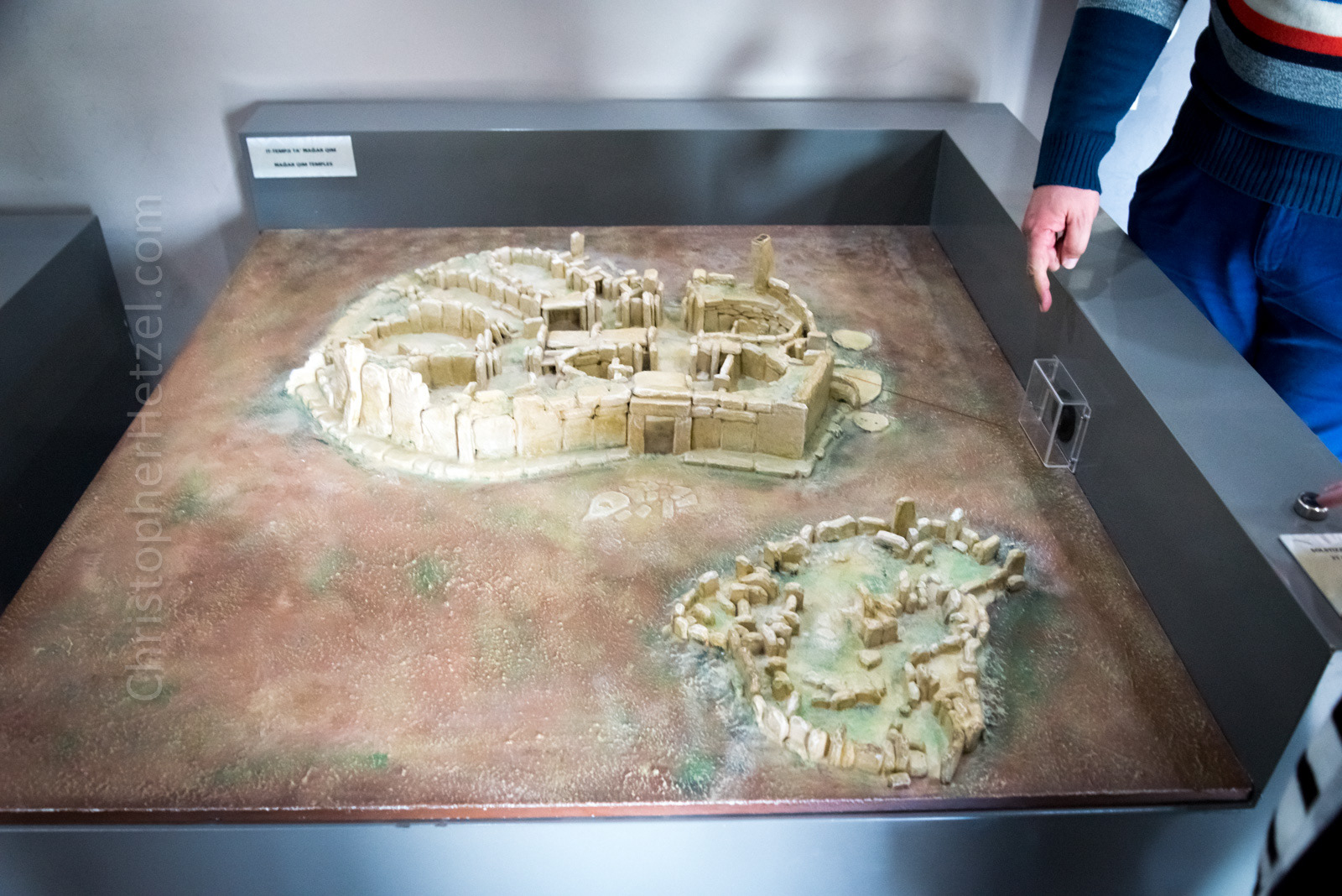 A scale model of Ħaġar Qim, showing its solar alignment.