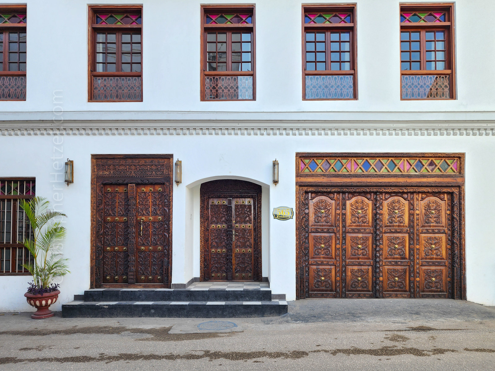 Zanzibar Stories & History: The Arab Doors of Stone Town