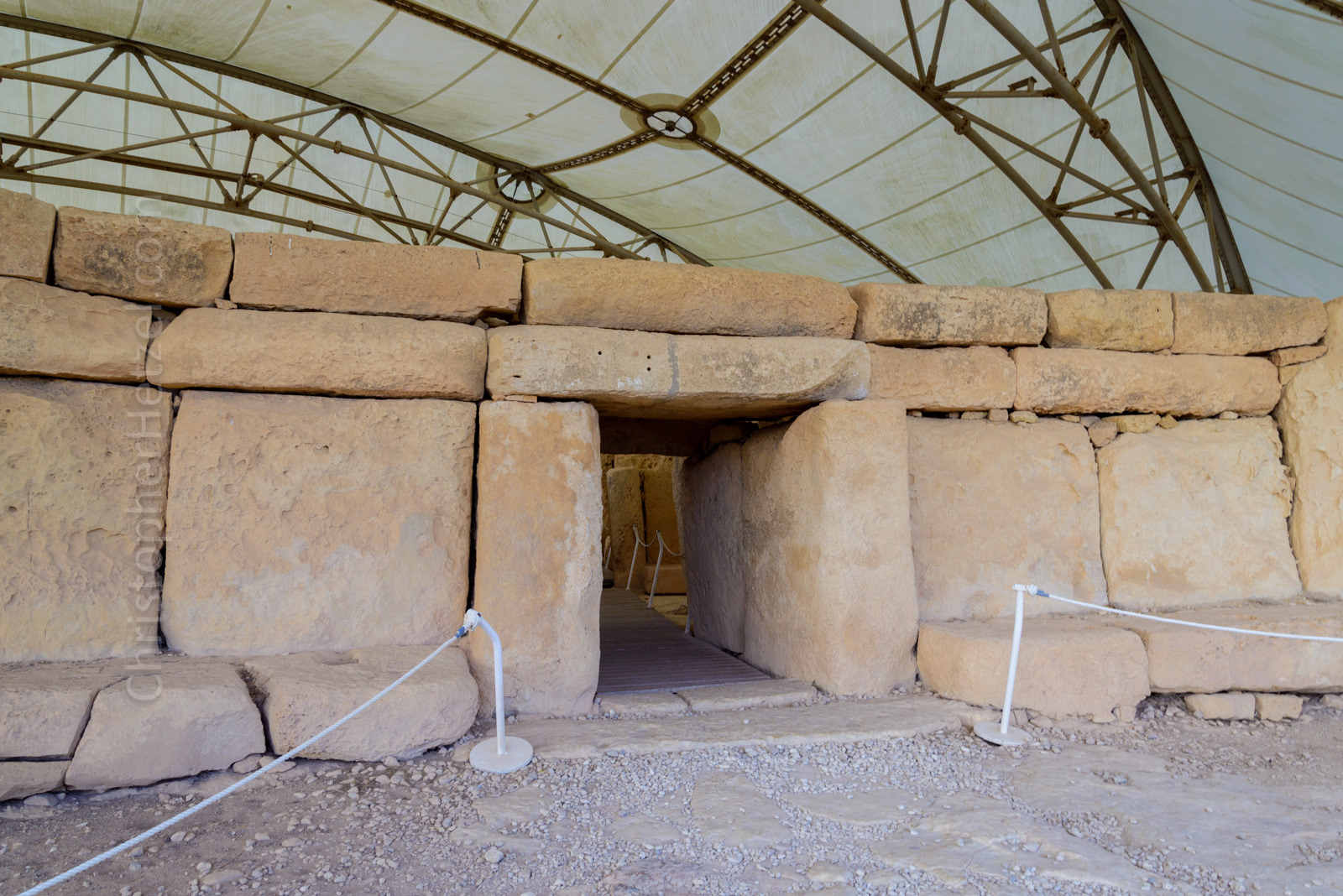 Entrance to the main temple of Ħaġar Qim.