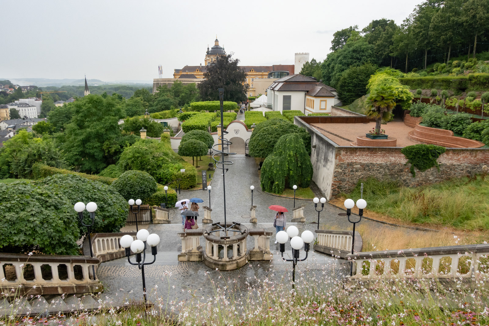 The walk to the Abbey entrance.