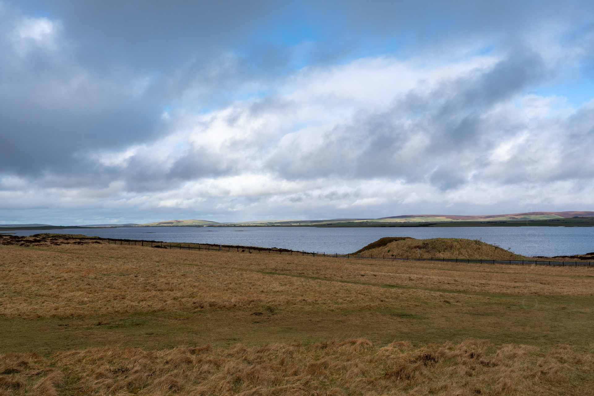 Two stone cists (boxes) were found in this mound, when it was excavated in 1845, each containing cremated remains. One of the burials has been dated to 1745-1566 BC, centuries after the Ring of Brodgar was built, showing that the ring continued to be a significant place long after it was constructed.