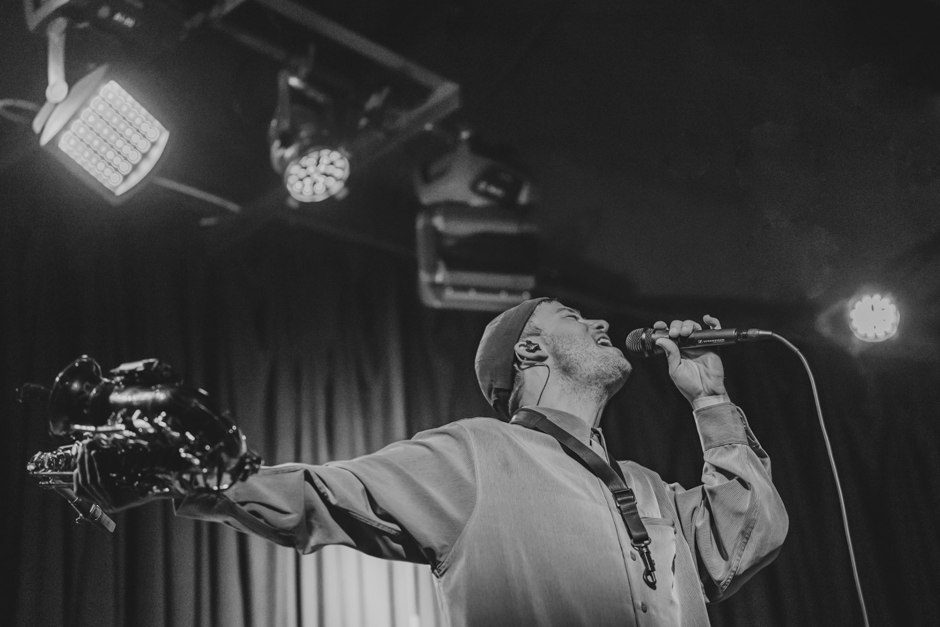 FOGG - LUMIERE | MUZIC ITALIEN