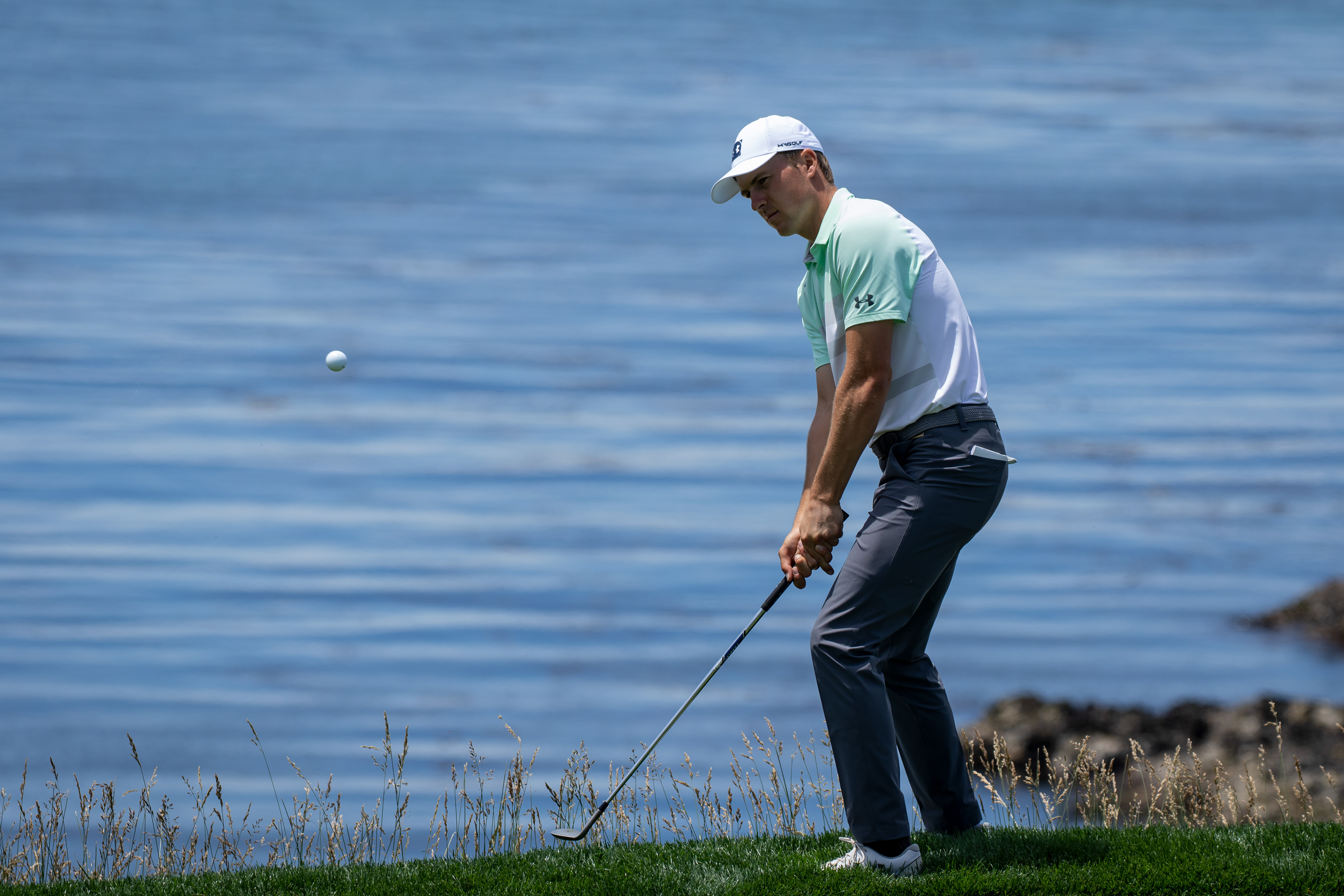 Jordan Spieth chipping