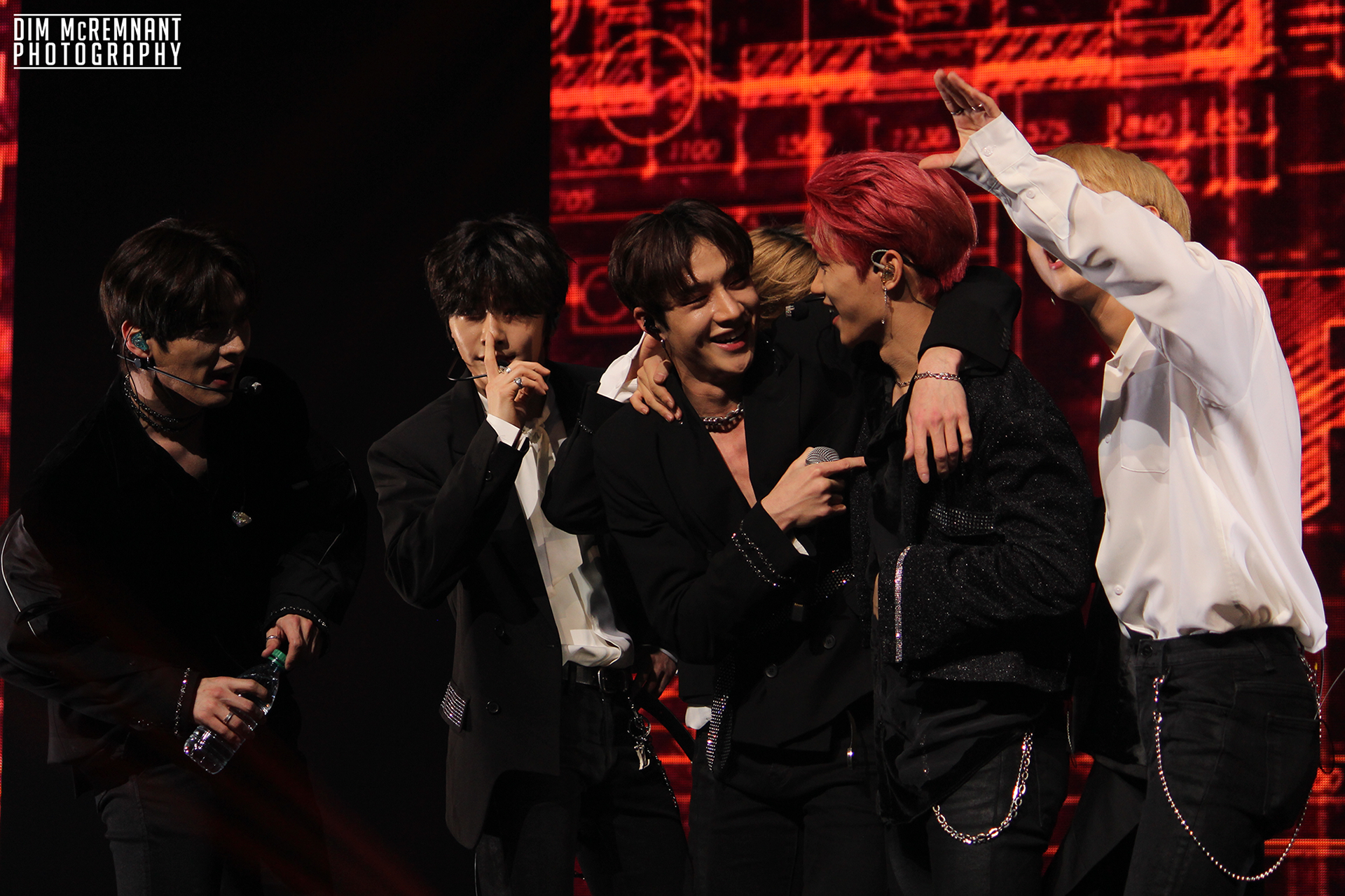 Stray Kids (스트레이 키즈)