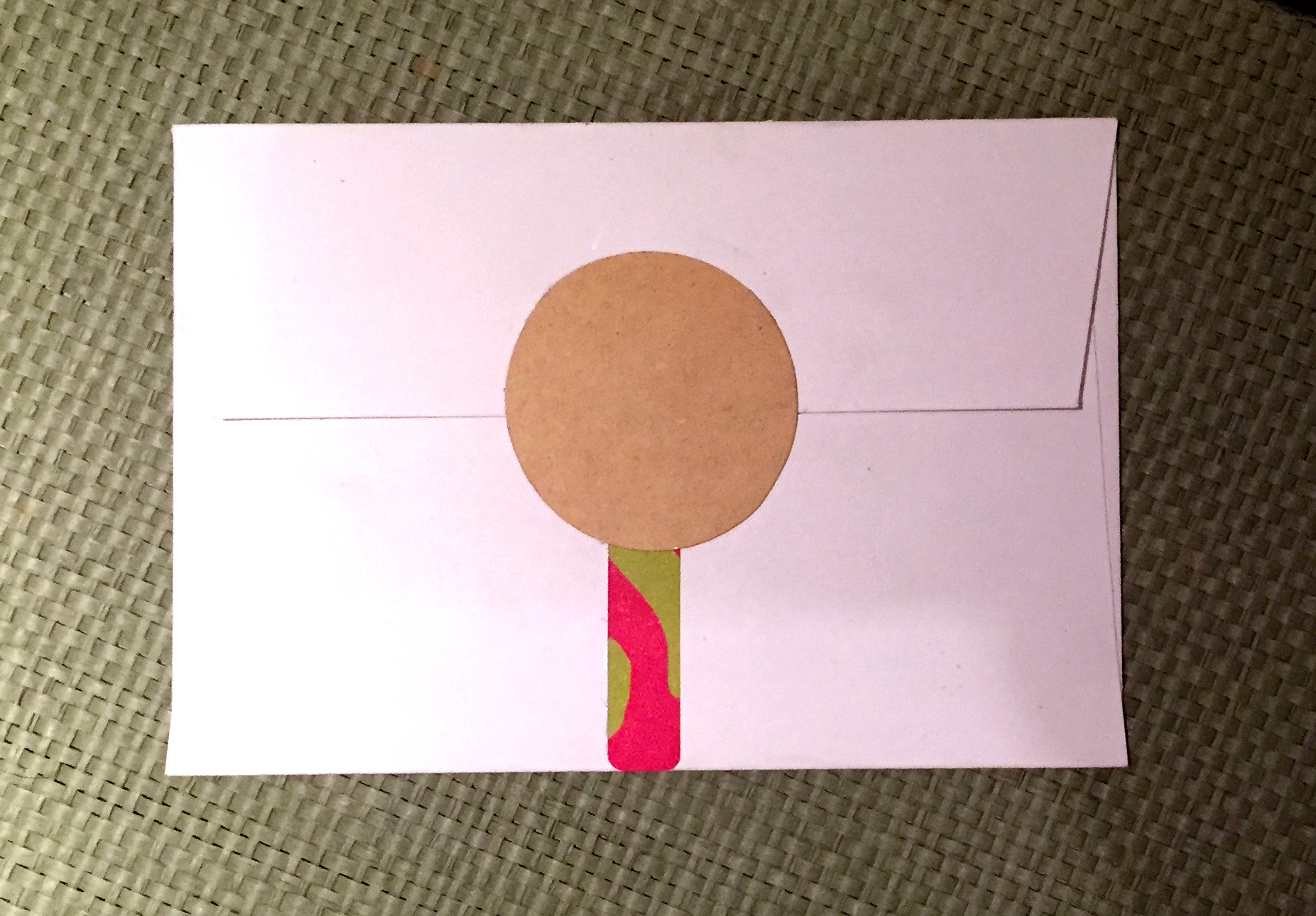 envelope fechado com lacre