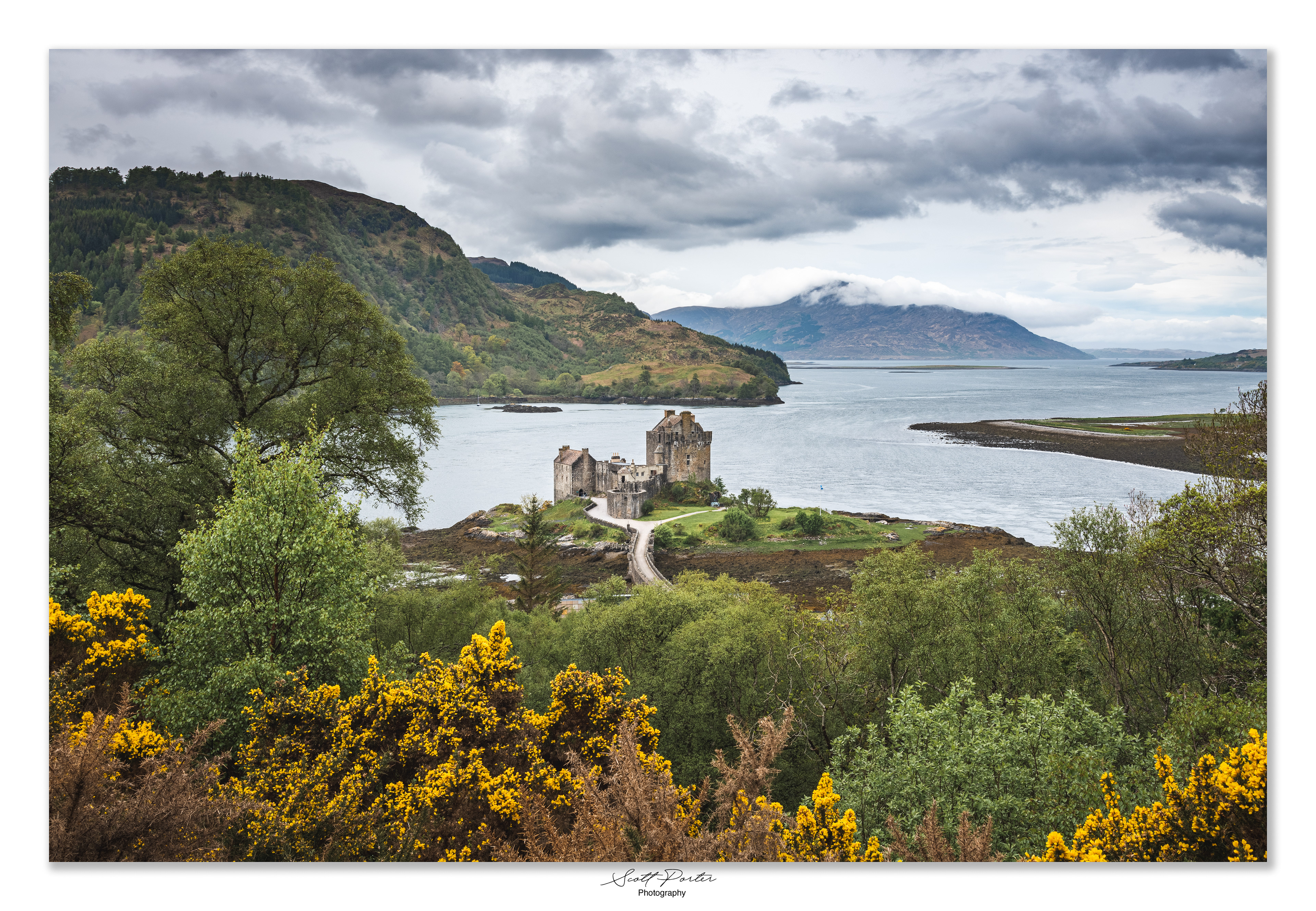 Eilean Donan Castle from upper road