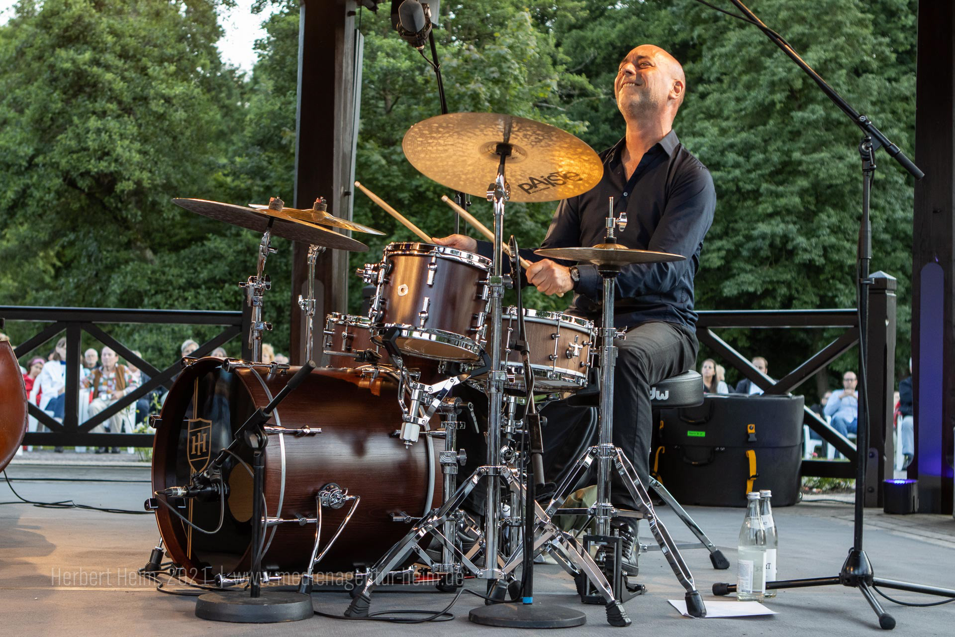 Enrique Firpi w/ Ramón Valle Trio feat. Perico Sambeat | Foto: www.hheim-vintagedrums.de