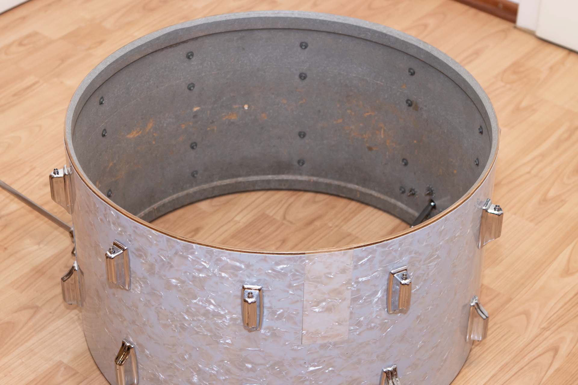 The repaired area is still visible but looks clean. | Herbert Heim Vintagedrums
