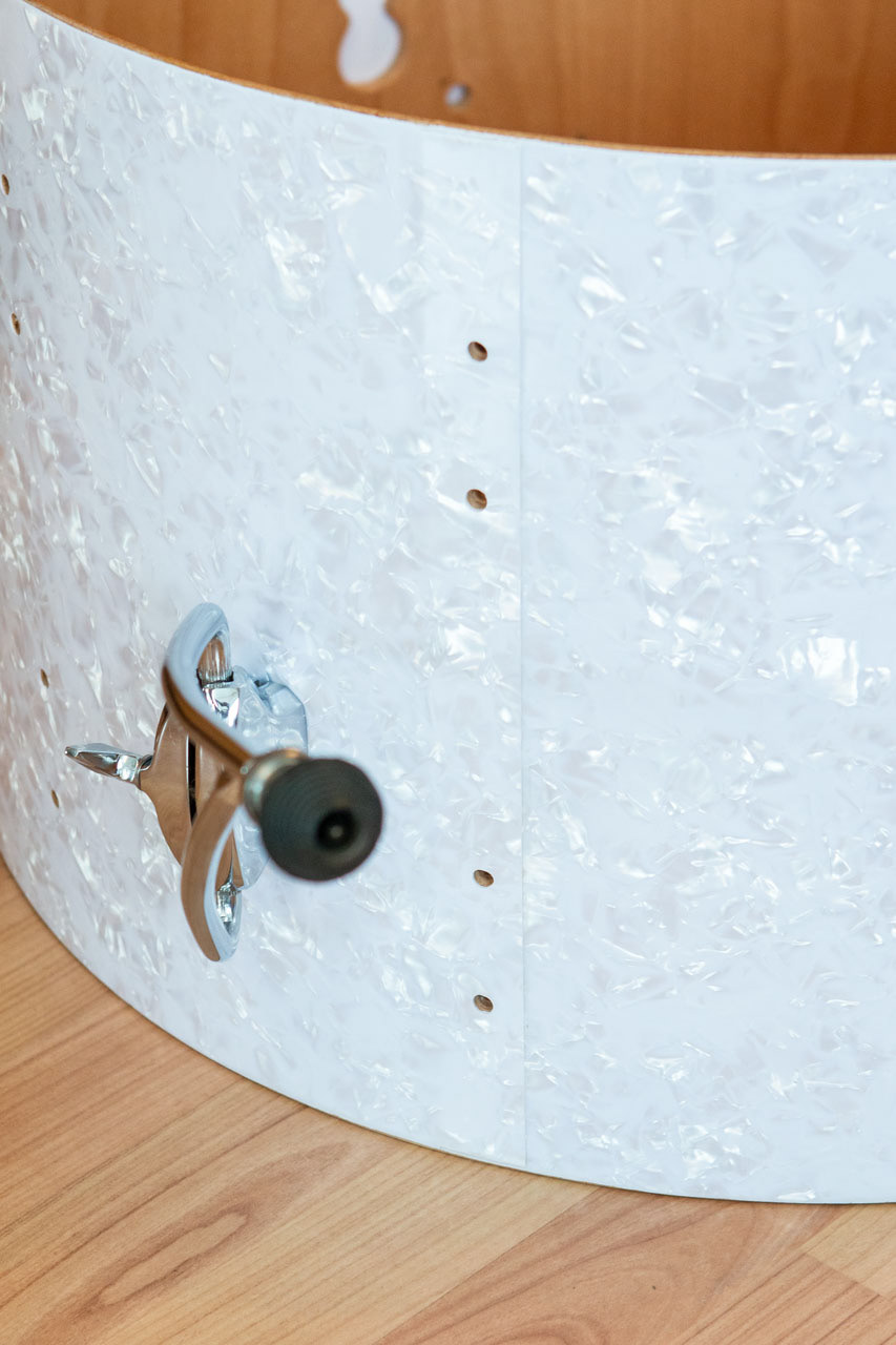 Sonor Phonic, 24-14-18, stripdown, sanding, rewrap with White Pearl | Foto: Herbert Heim, www.hheim-vintagedrums.de