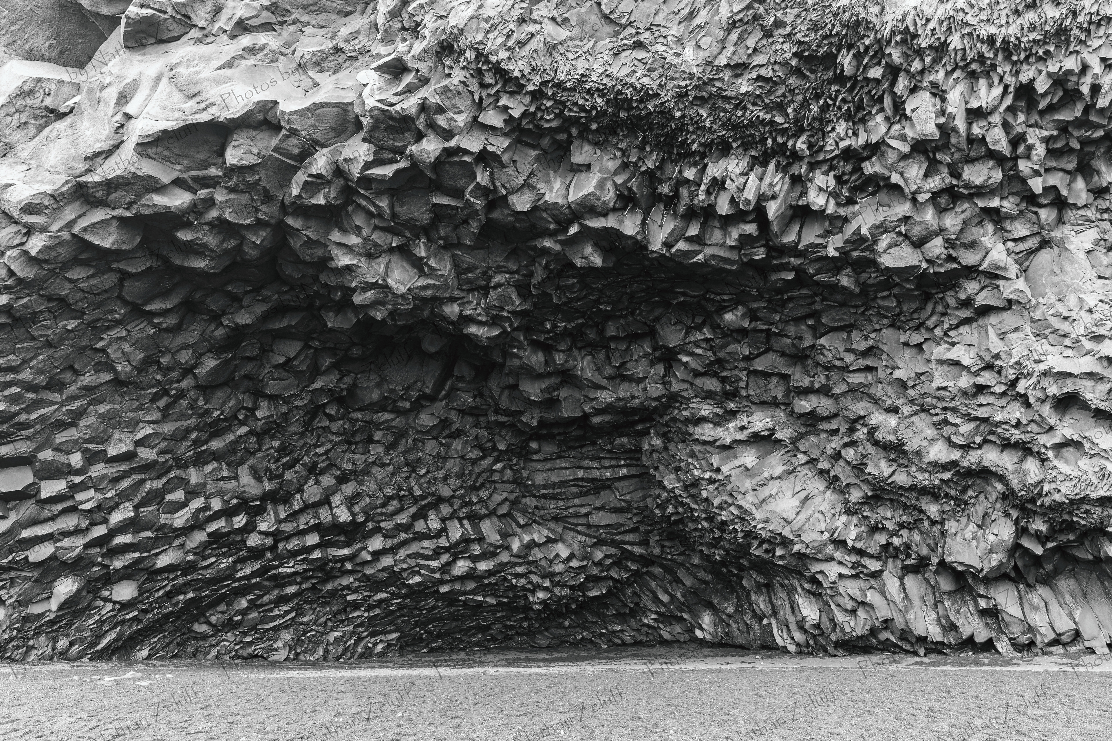 Reynisfara Cave (Southern Iceland)