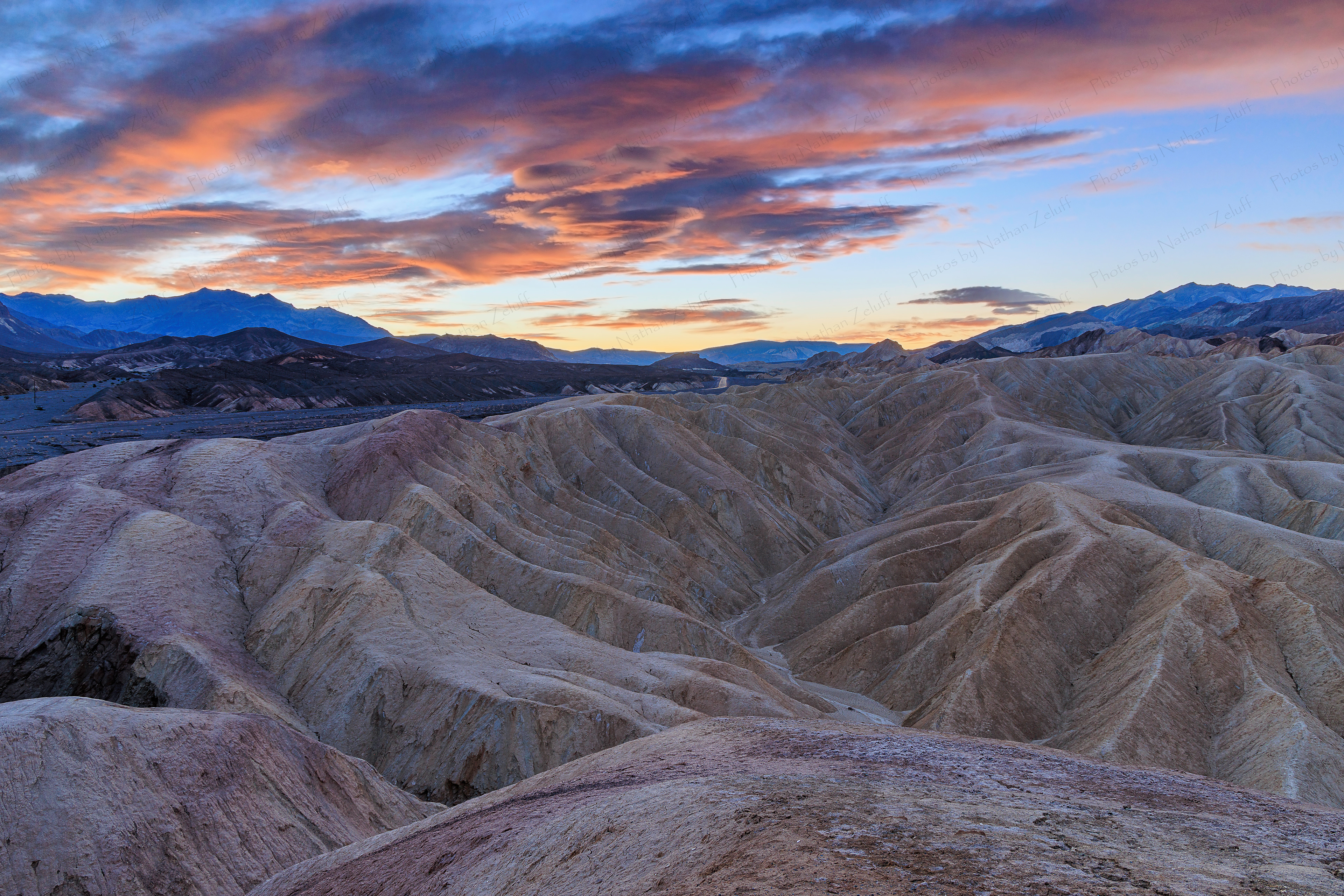 Morning in Death Valley (California, USA)