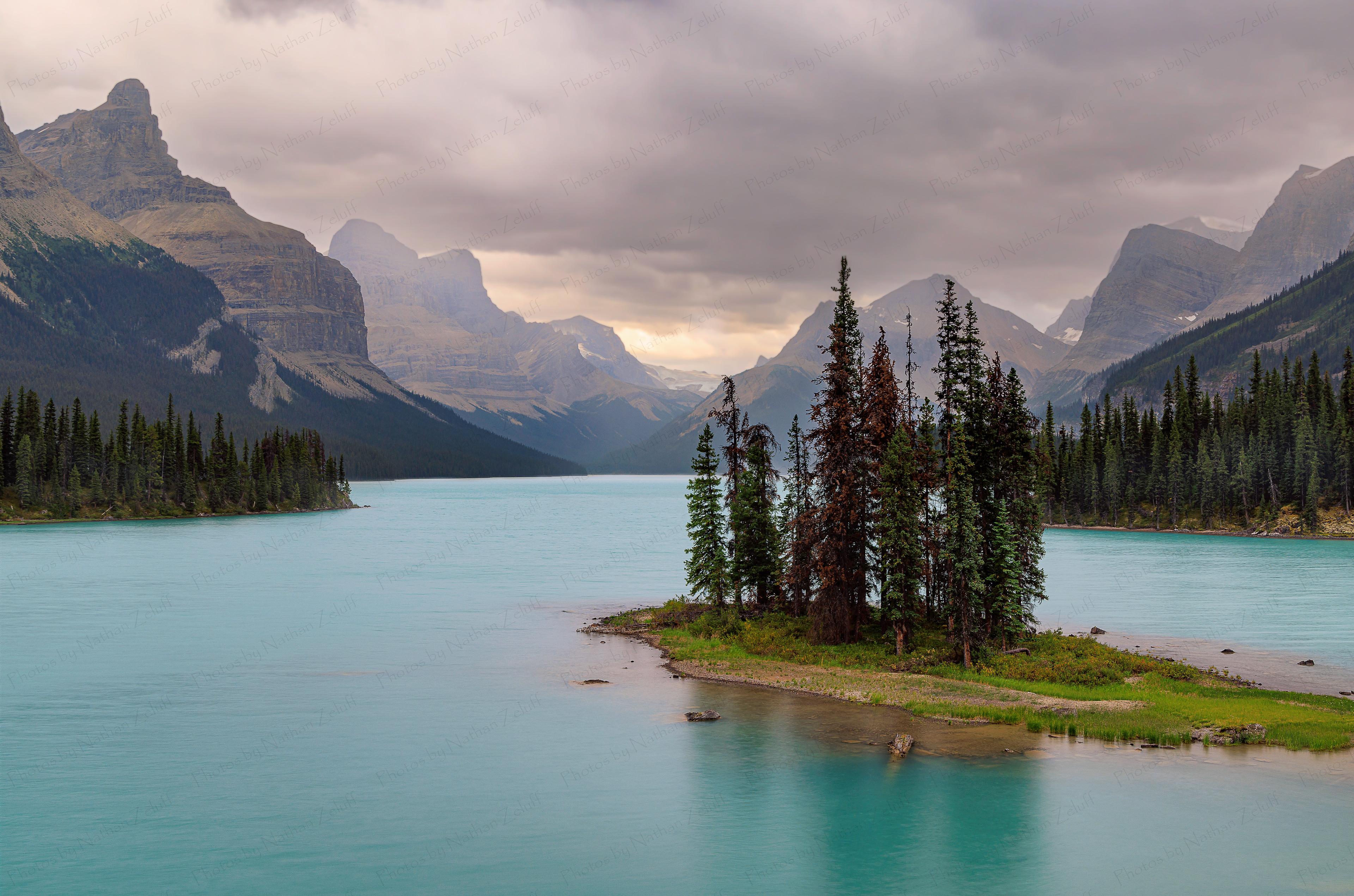 Moody Maligne Lake (Jasper NP, Canada)