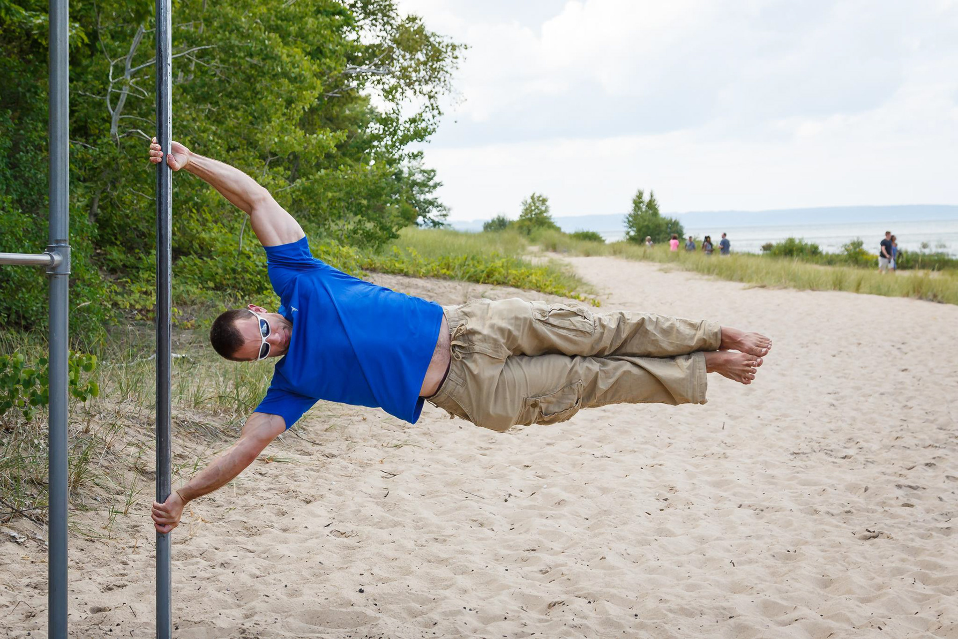 Human Flag - a fitness challenge