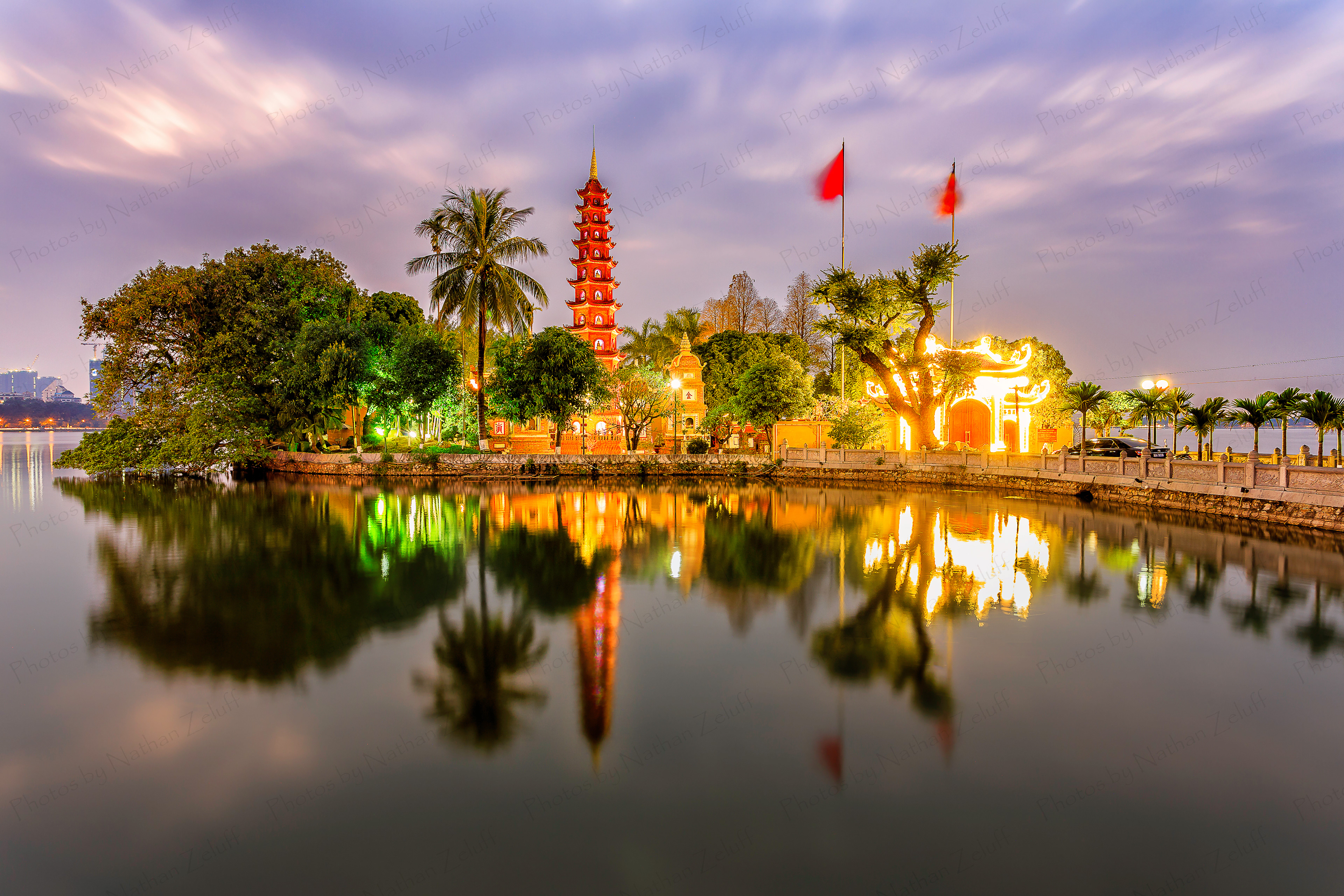 Trấn Quốc Pagoda (Hanoi, Vietnam)