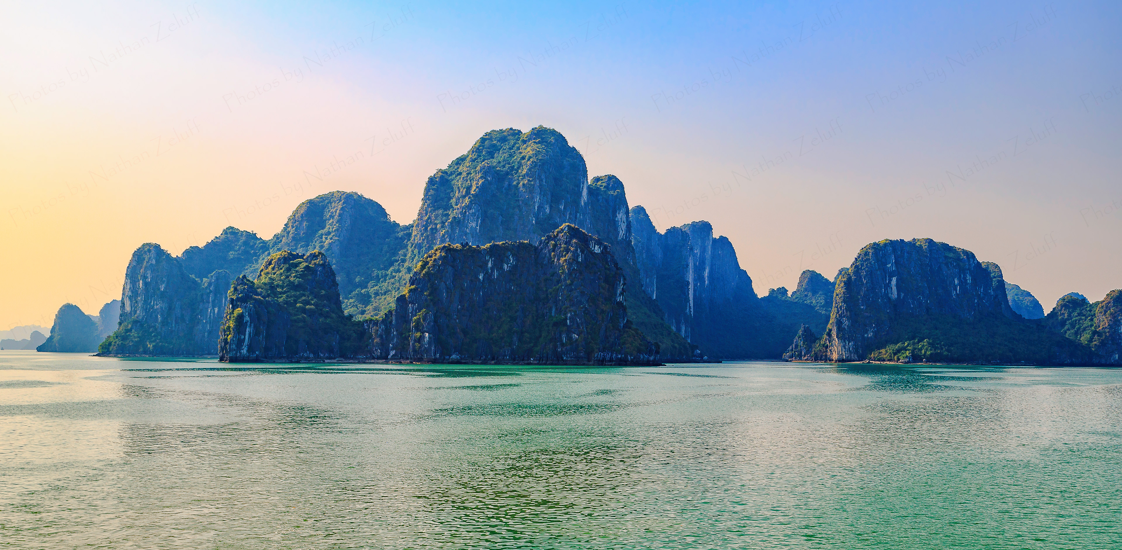 Vietnamese Paradise (Ha Long Bay, Vietnam)