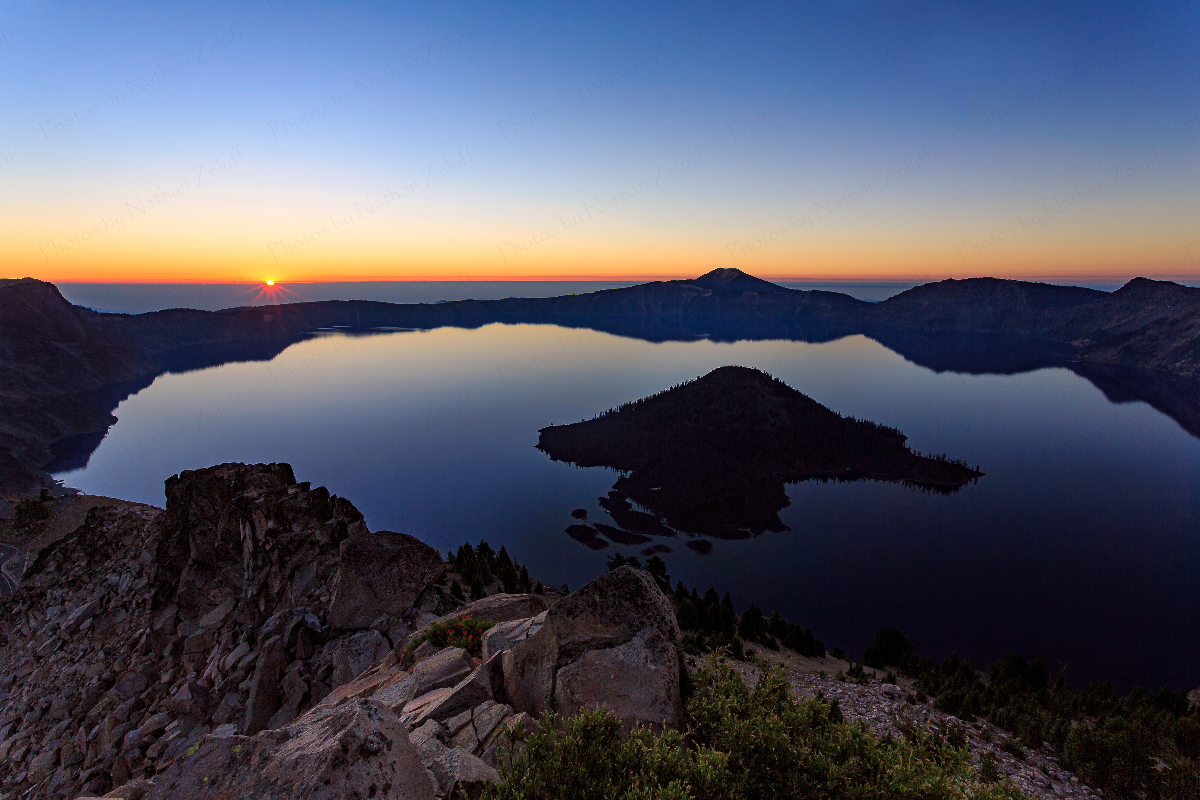 Dawn at Crater Lake (Crater Lake NP, Oregon)