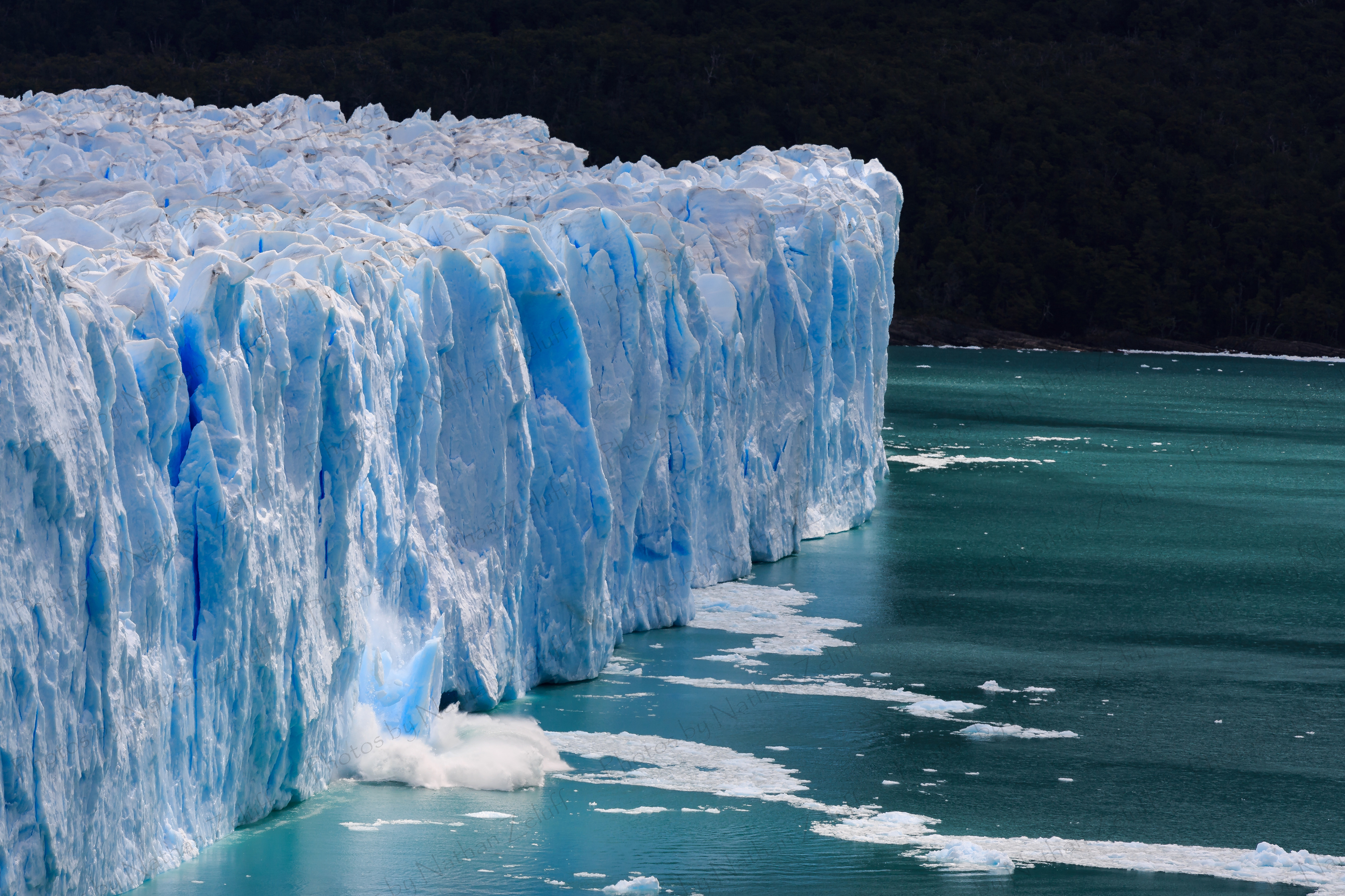 Glacier Calving (Parque Nacional los Glaciares, Argentina)