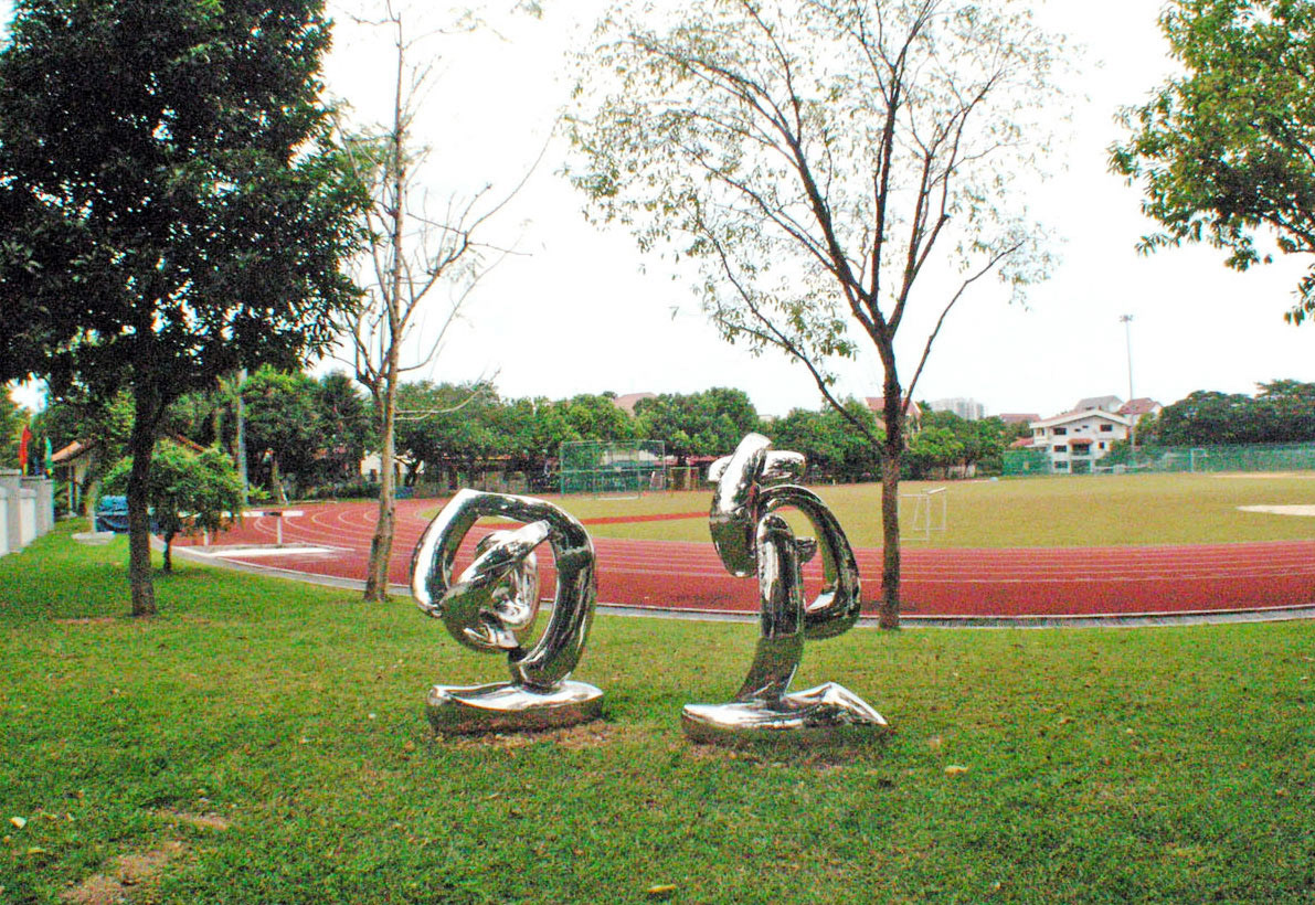 《恩惠》 Gratitude . Forged Stainless Steel . 2006