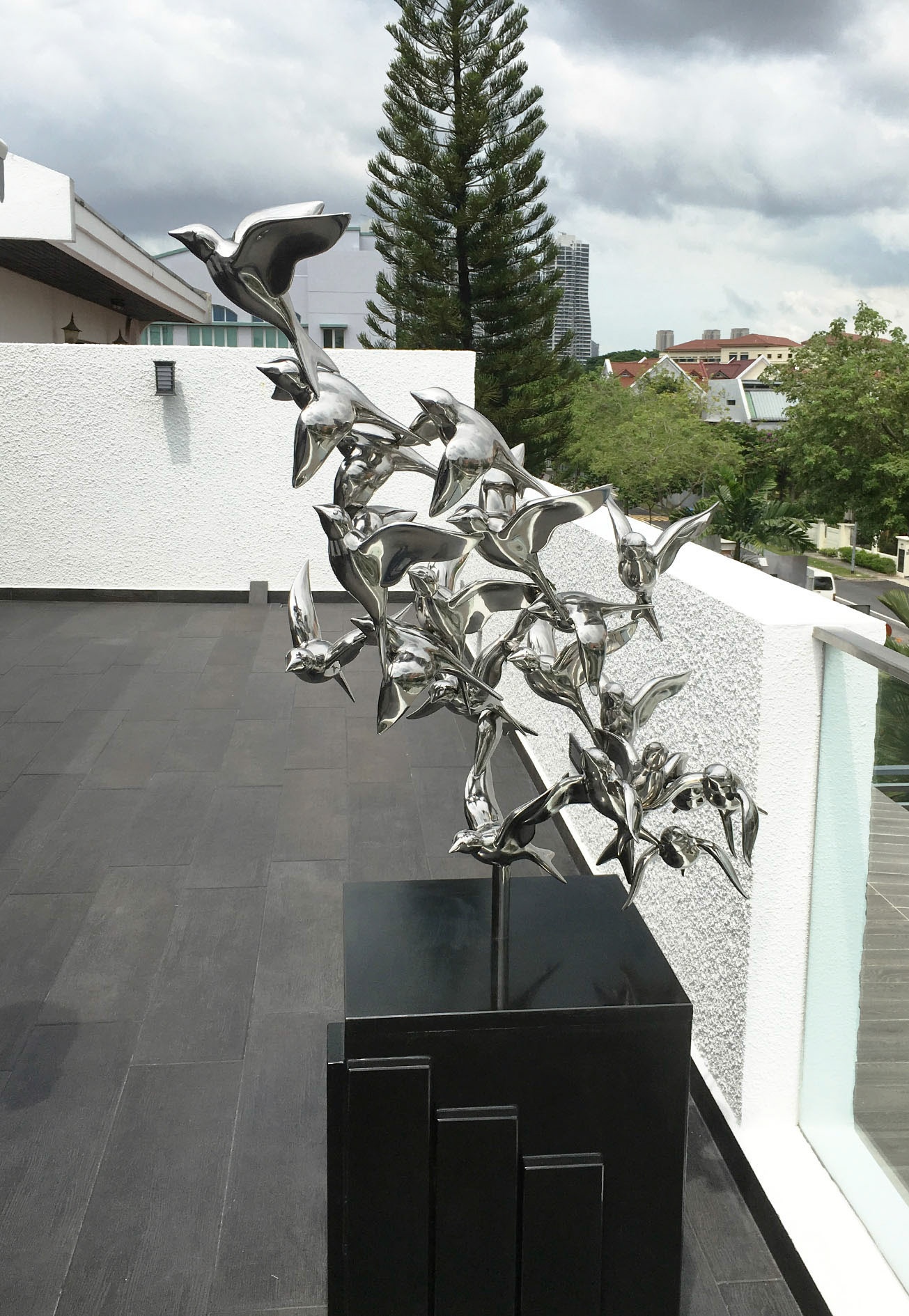《燕子》 Swallows . Forged Stainless Steel . 2016