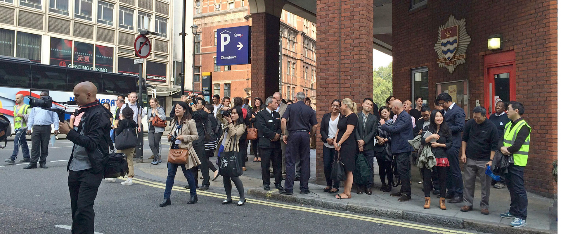 《饮水思源》 Flowing . Sculpture Unveiling . 18 September 2014