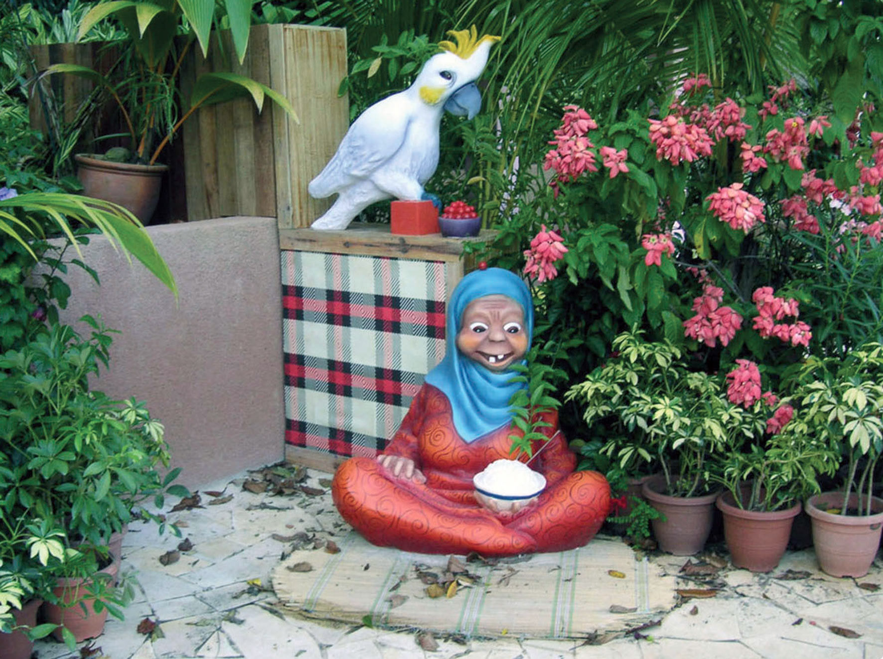 Old Sister Bird . Fiberglass . 2007