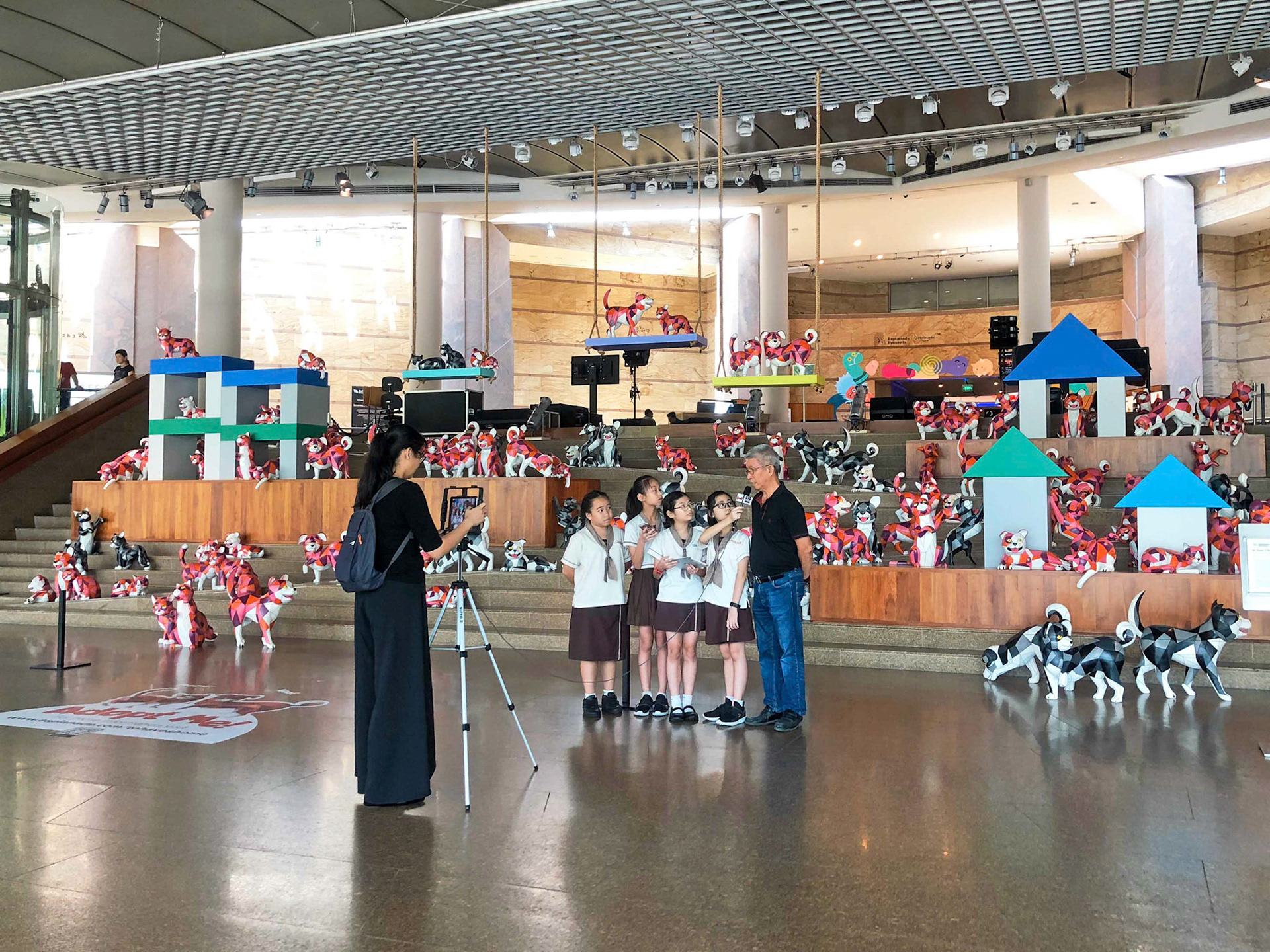 Primary School Students Interviewing Artist