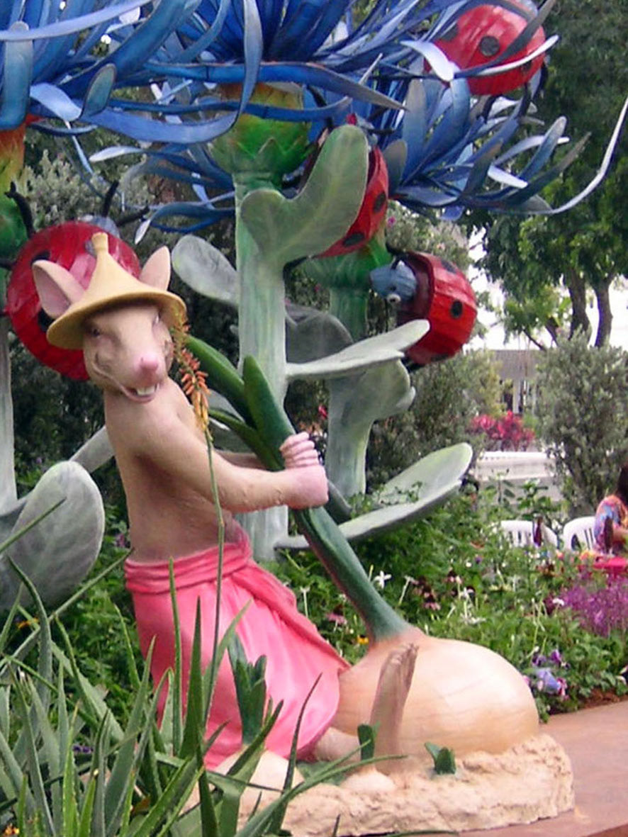 Umar the Indonesian Bamboo Rat . Fiberglass . 2008